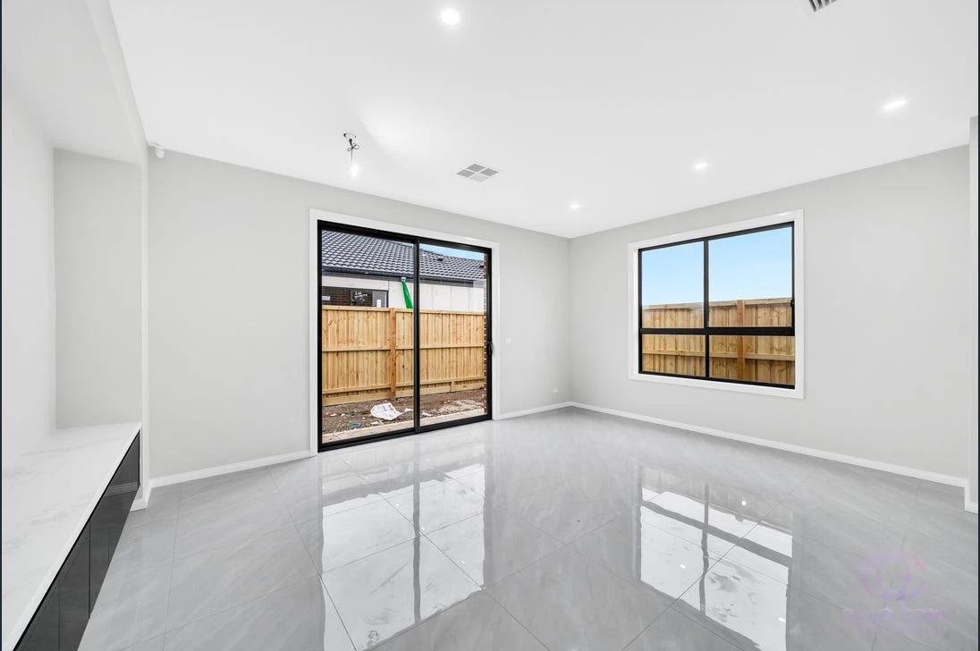 5 Tipperary Drive, Rockbank VIC