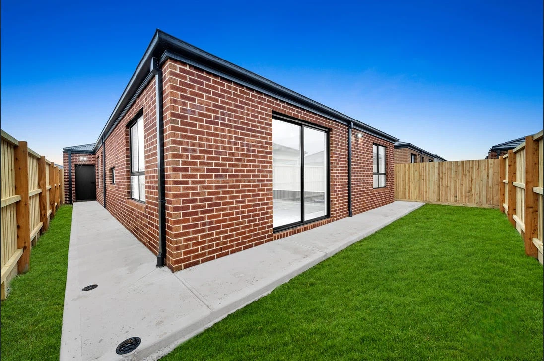 5 Tipperary Drive, Rockbank VIC
