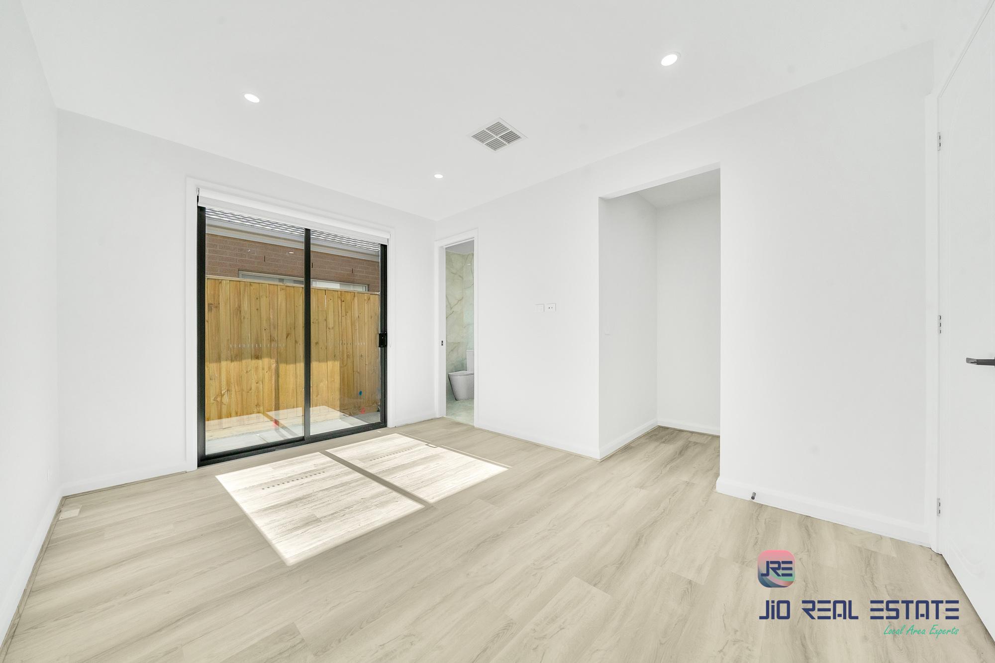 17 Peatland Road, Fraser Rise VIC