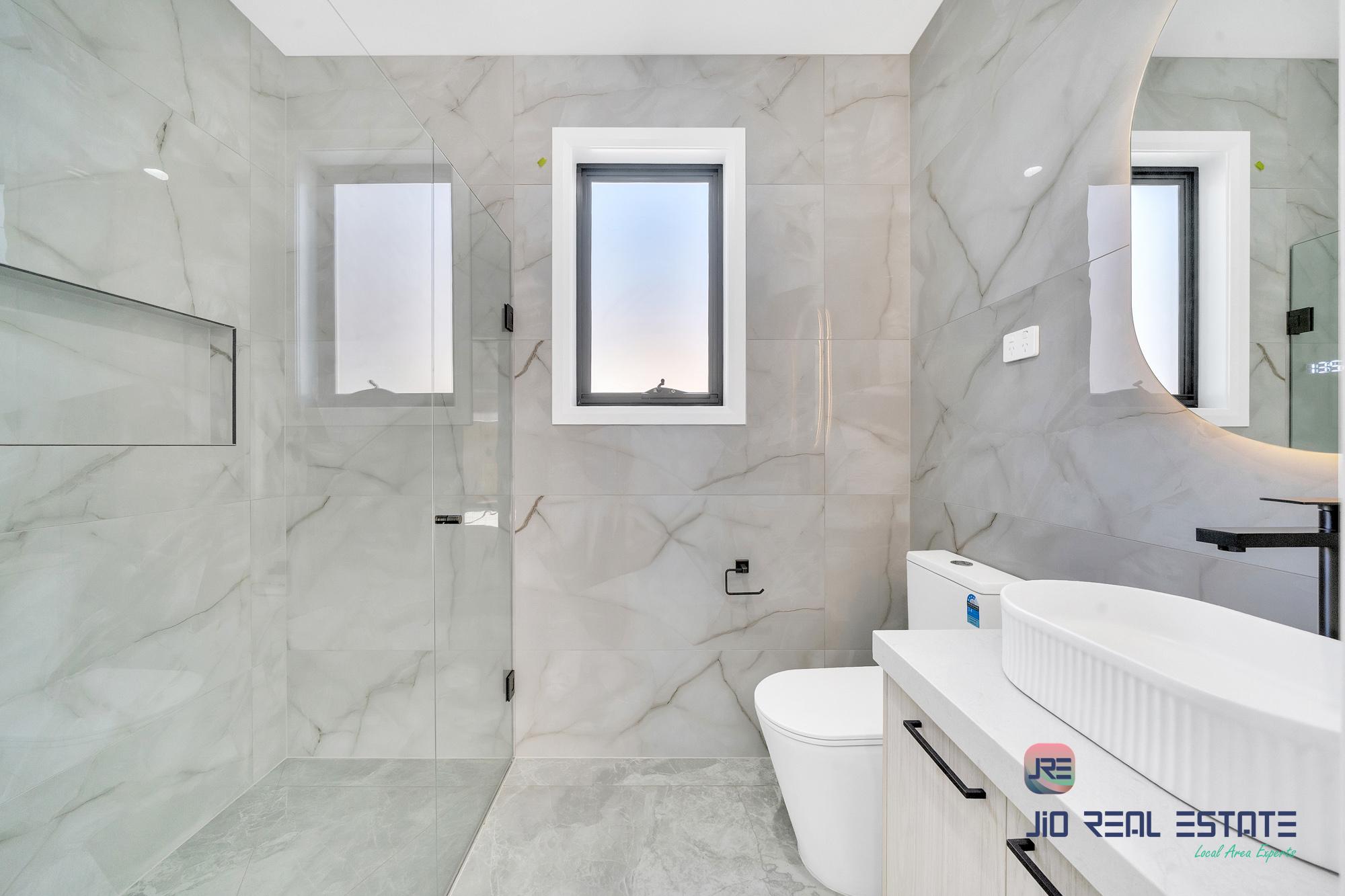 17 Peatland Road, Fraser Rise VIC