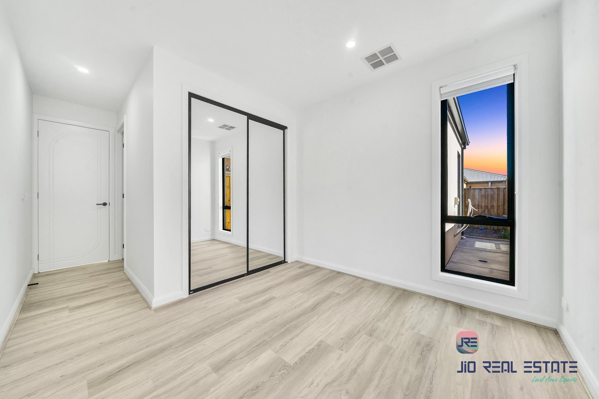 17 Peatland Road, Fraser Rise VIC