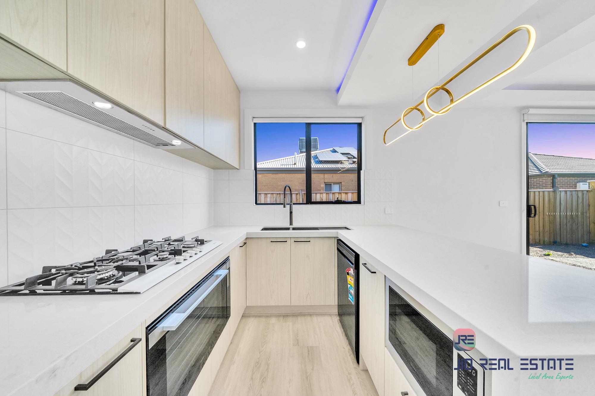 17 Peatland Road, Fraser Rise VIC