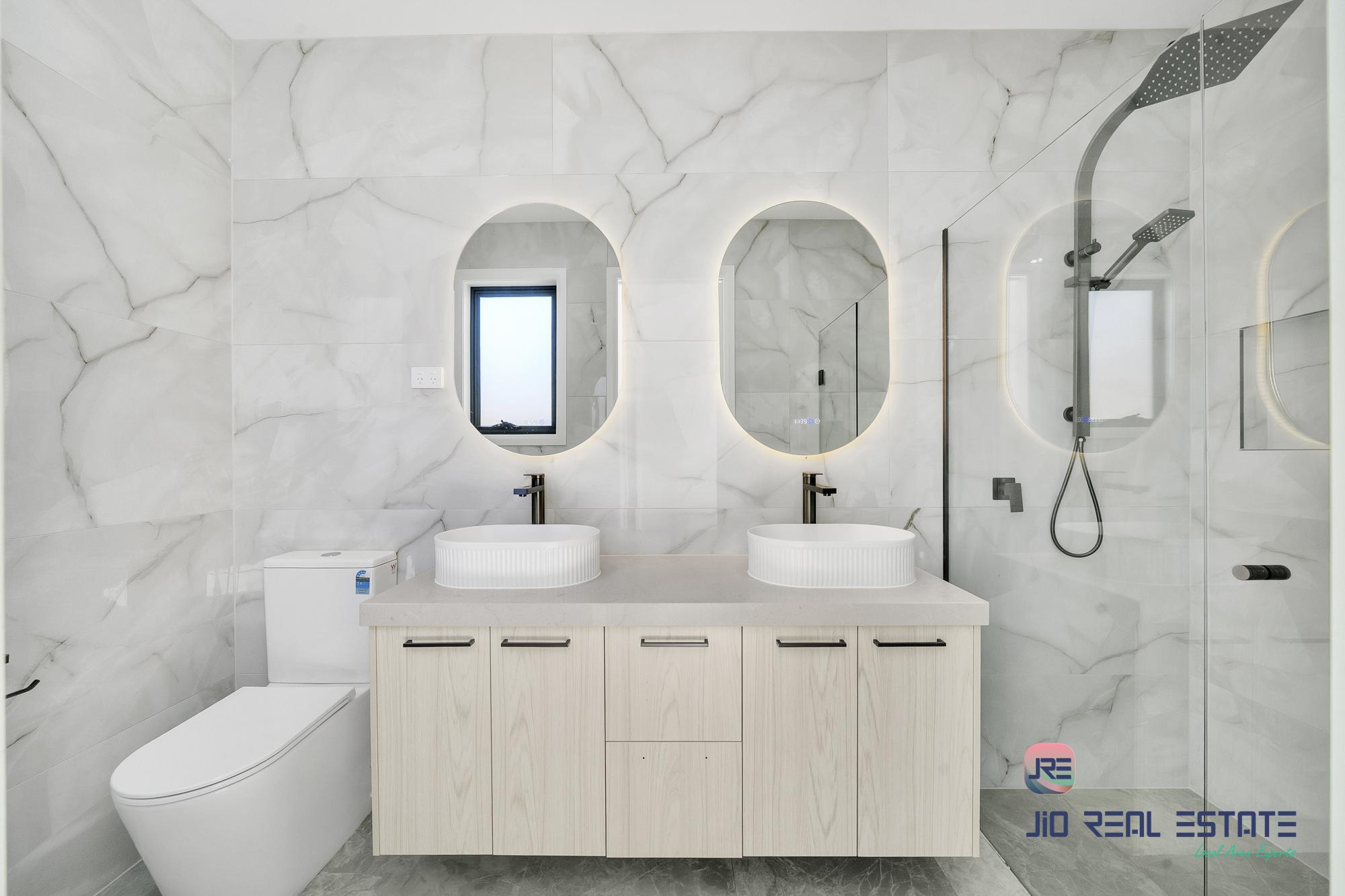 17 Peatland Road, Fraser Rise VIC