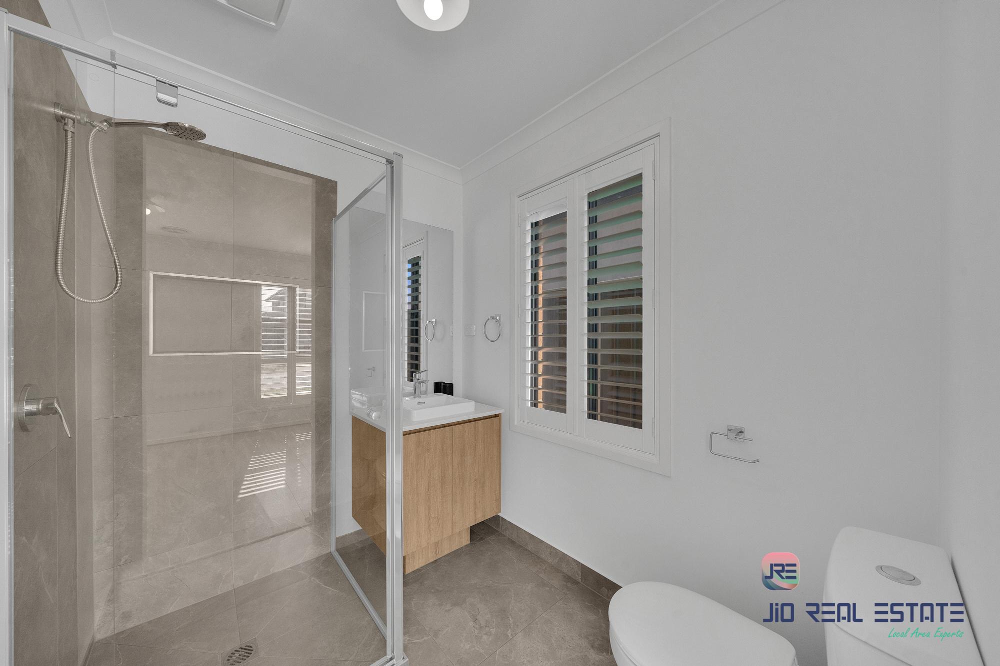 9 Mclean Street, Thornhill Park VIC