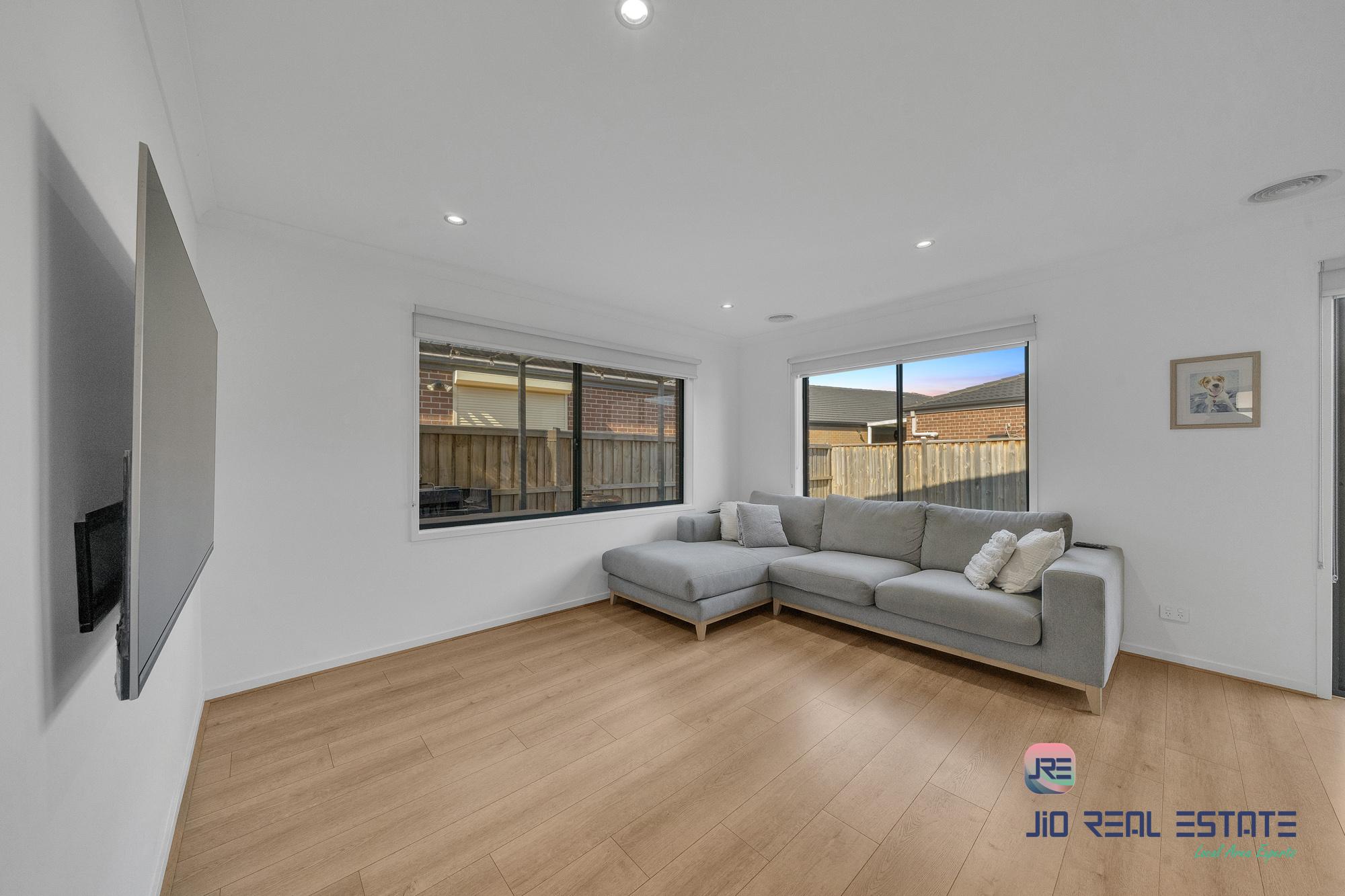 9 Mclean Street, Thornhill Park VIC