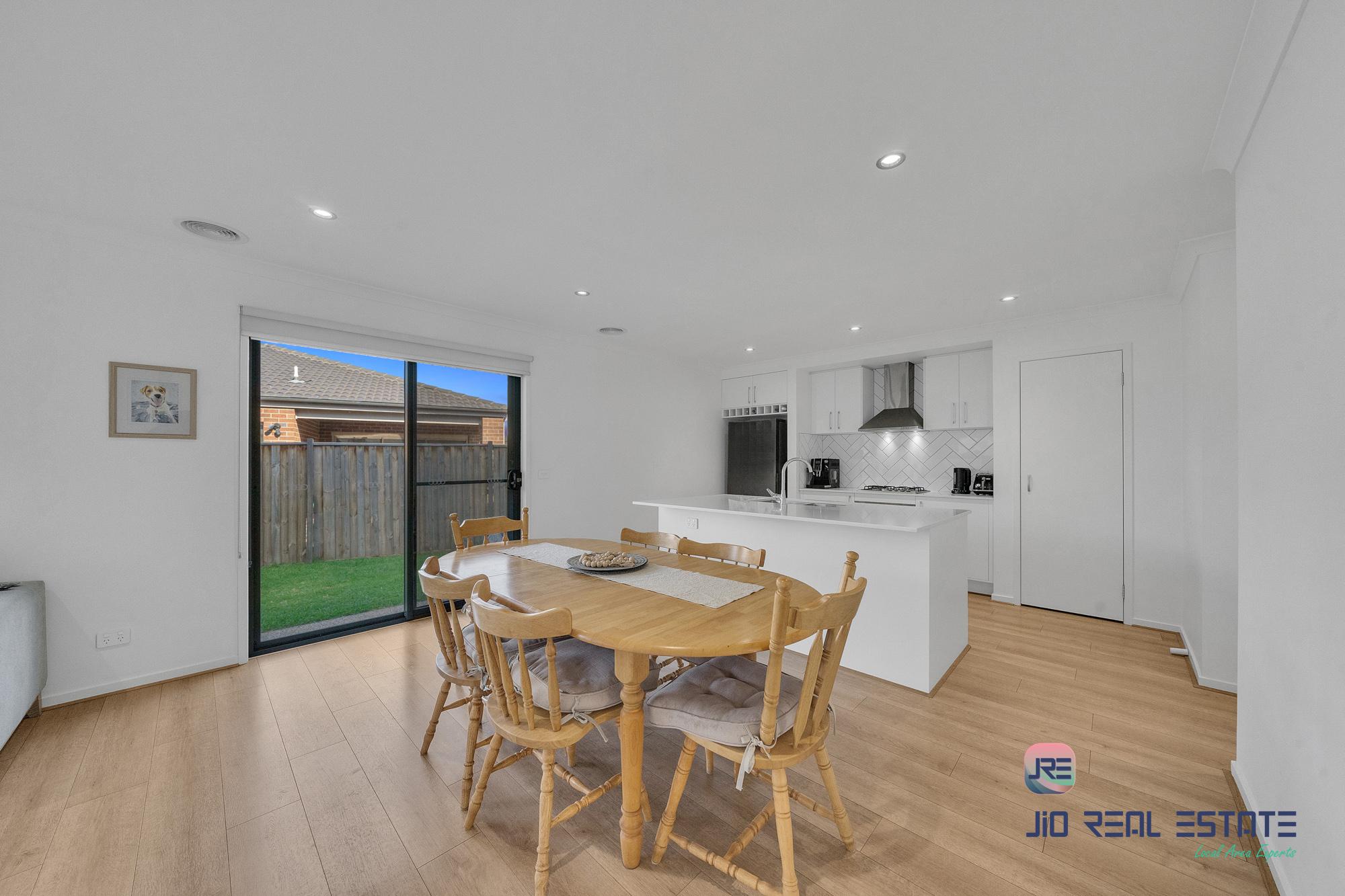 9 Mclean Street, Thornhill Park VIC