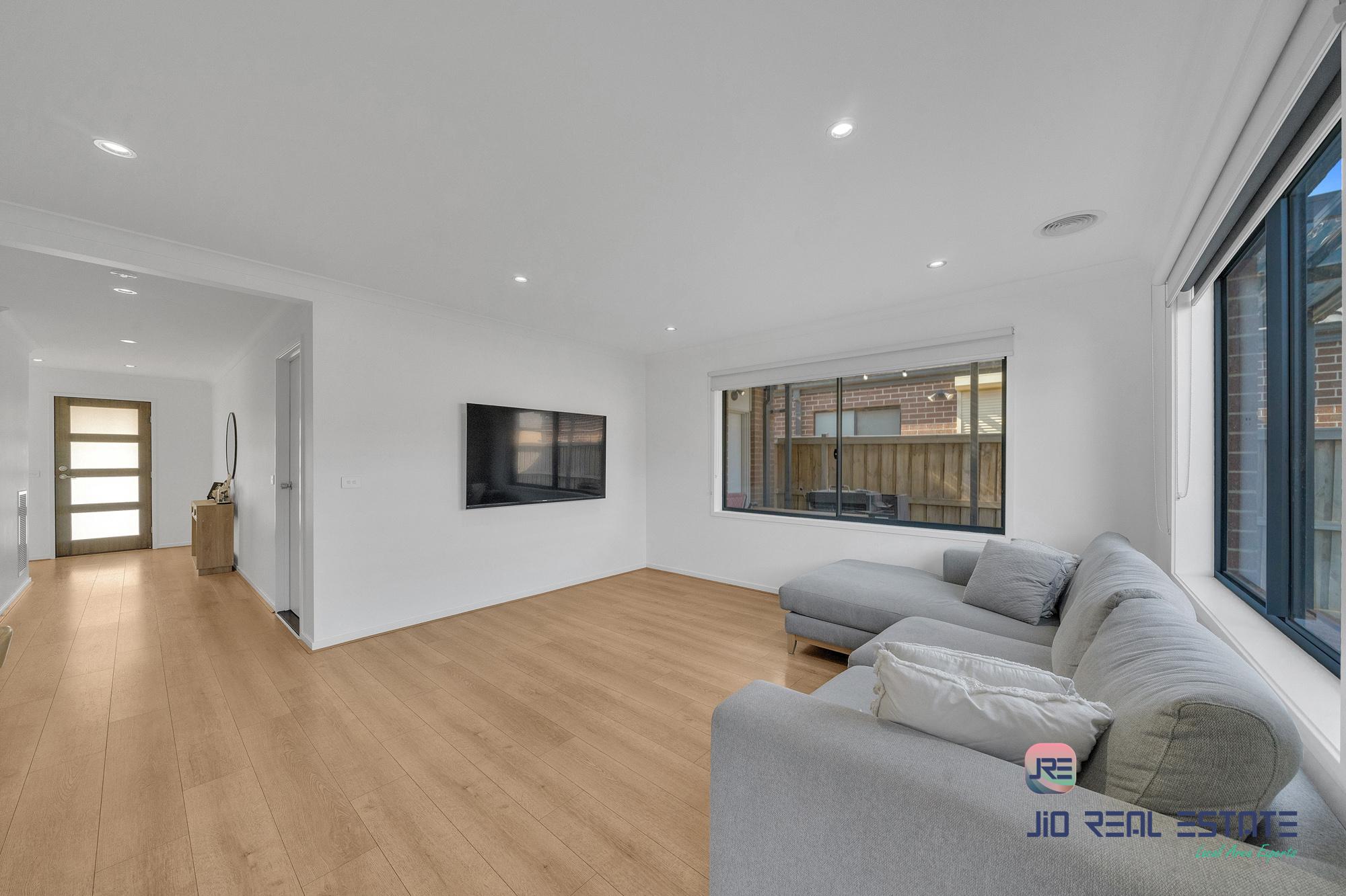 9 Mclean Street, Thornhill Park VIC