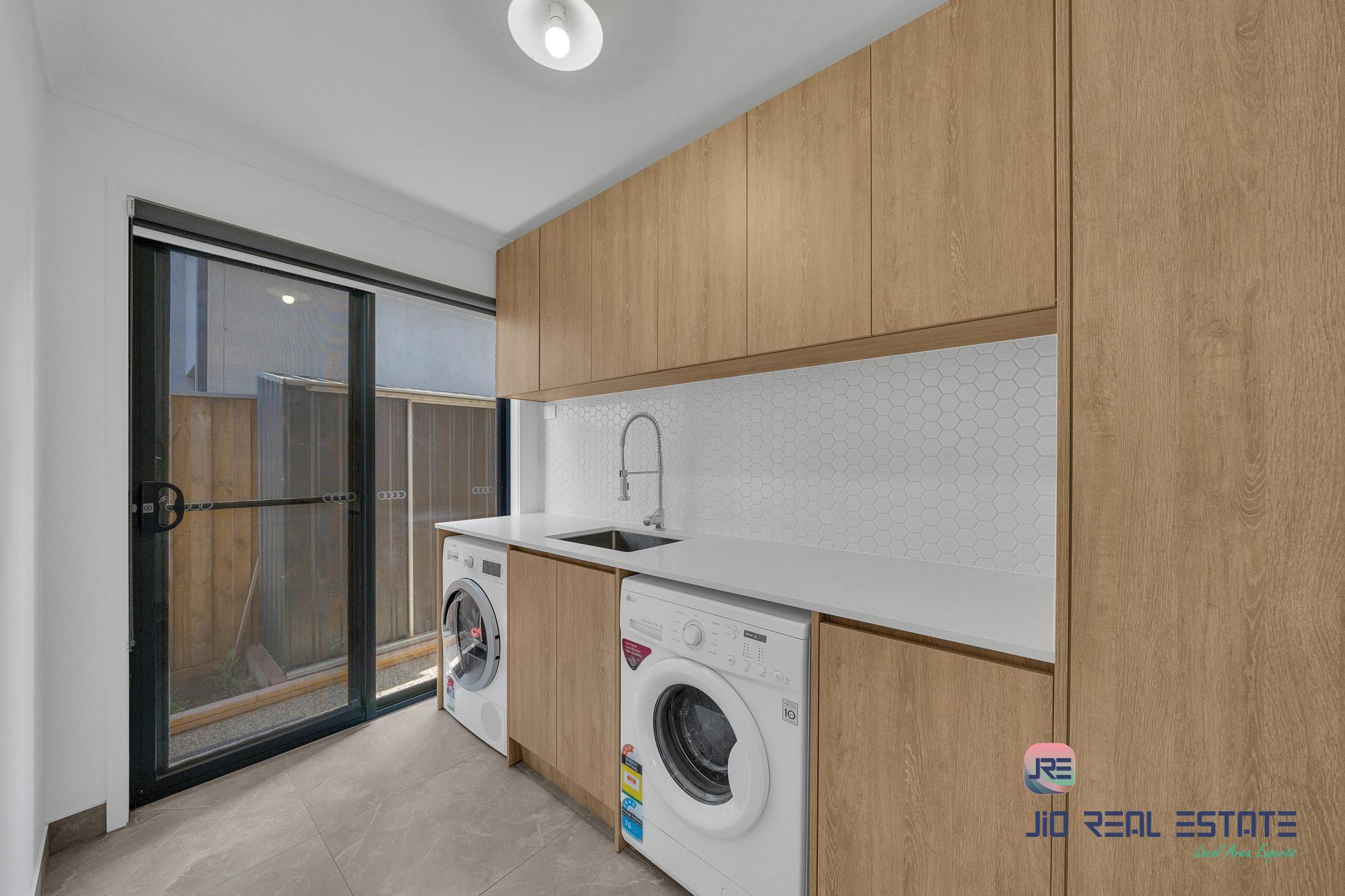 9 Mclean Street, Thornhill Park VIC