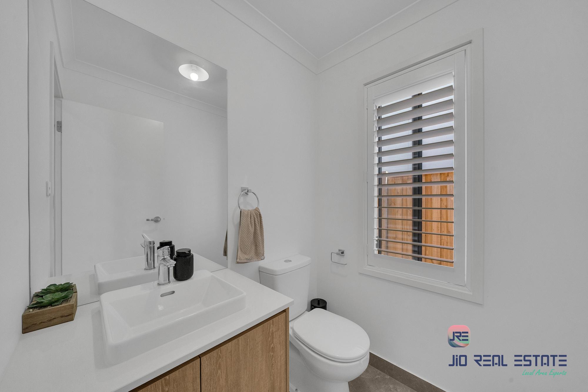 9 Mclean Street, Thornhill Park VIC