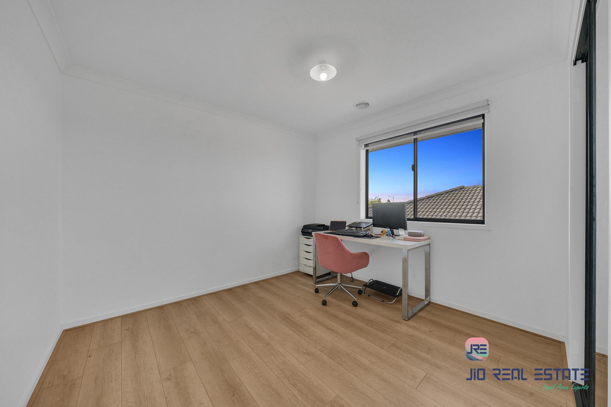 9 Mclean Street, Thornhill Park VIC