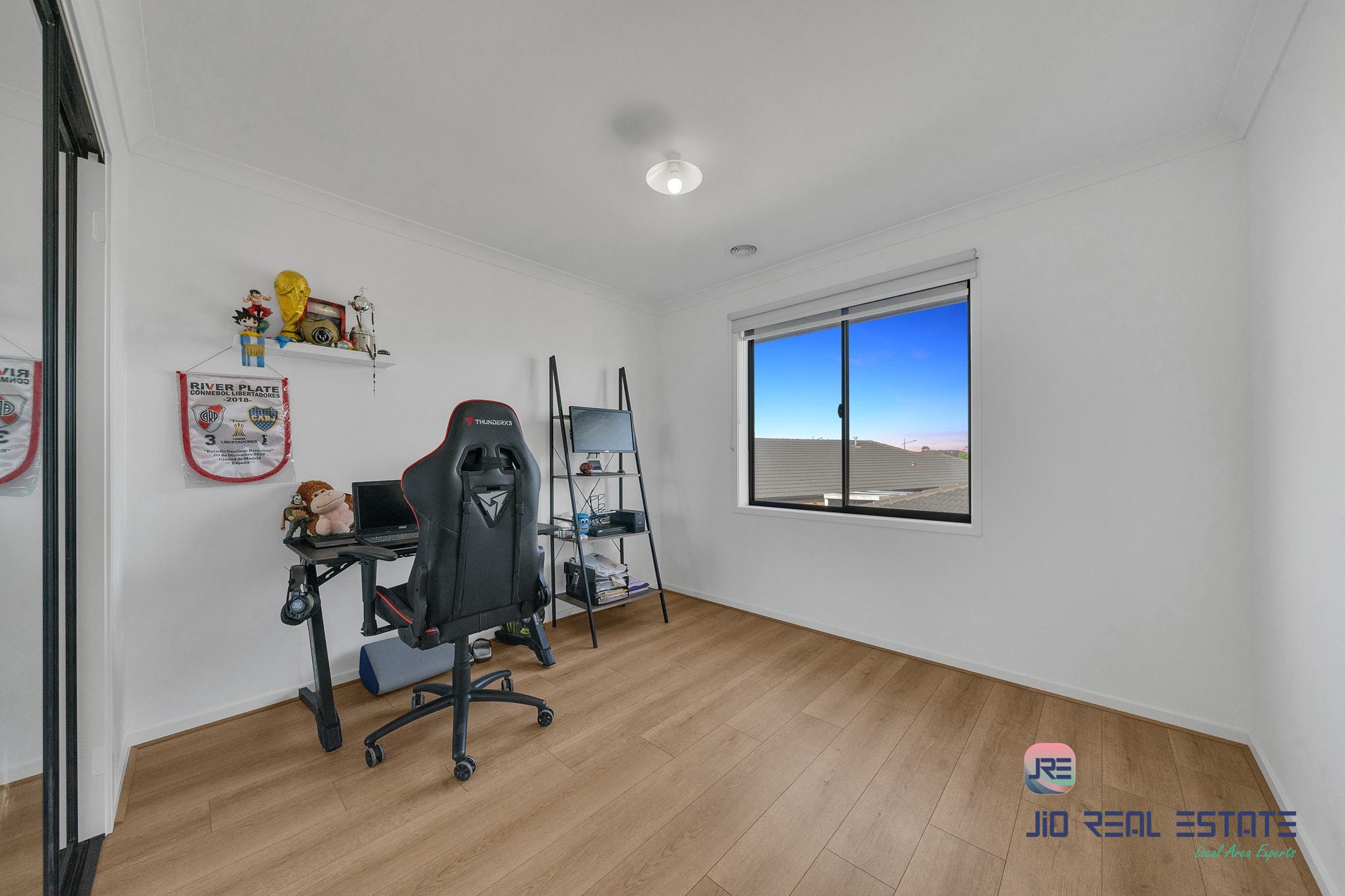 9 Mclean Street, Thornhill Park VIC