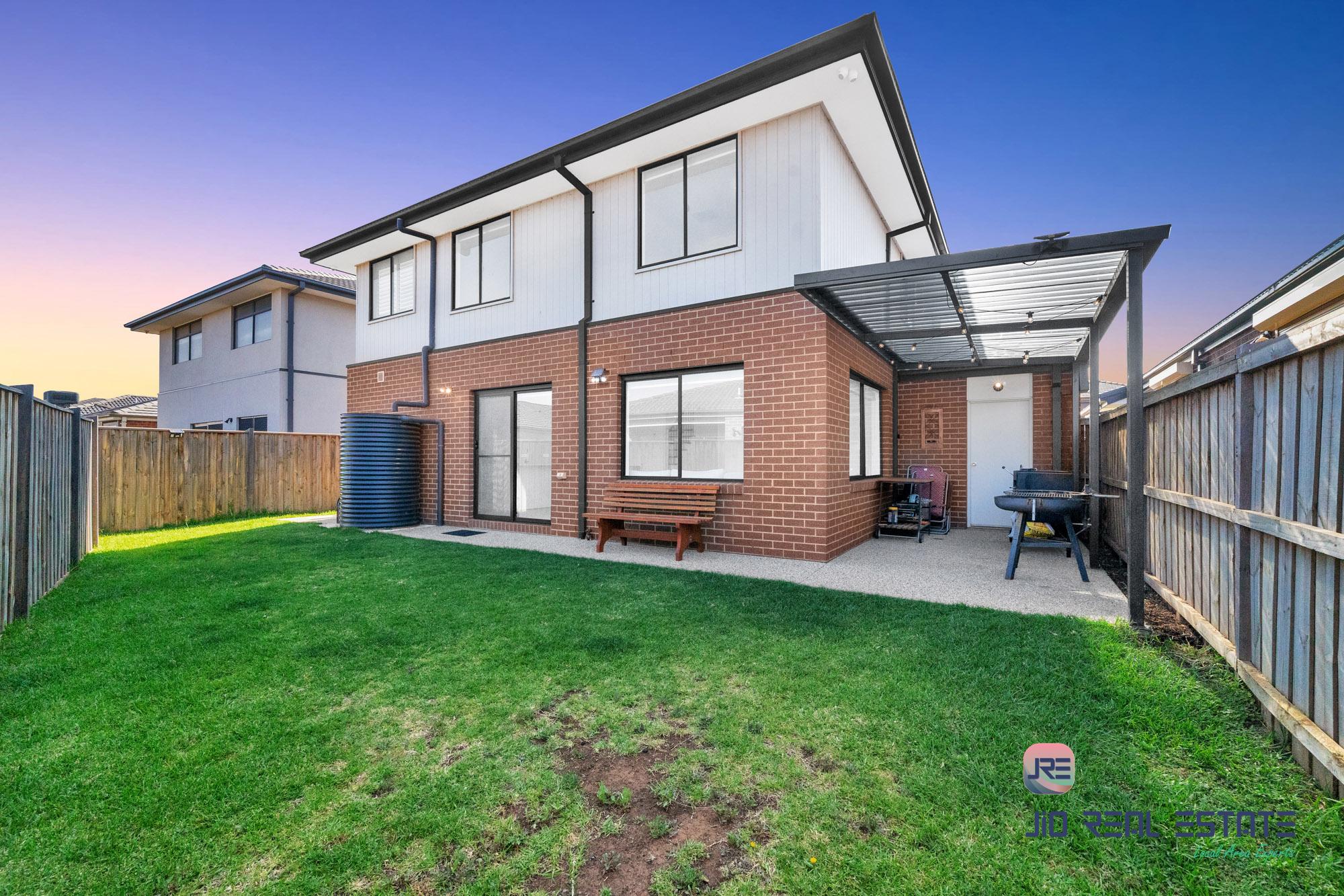 9 Mclean Street, Thornhill Park VIC