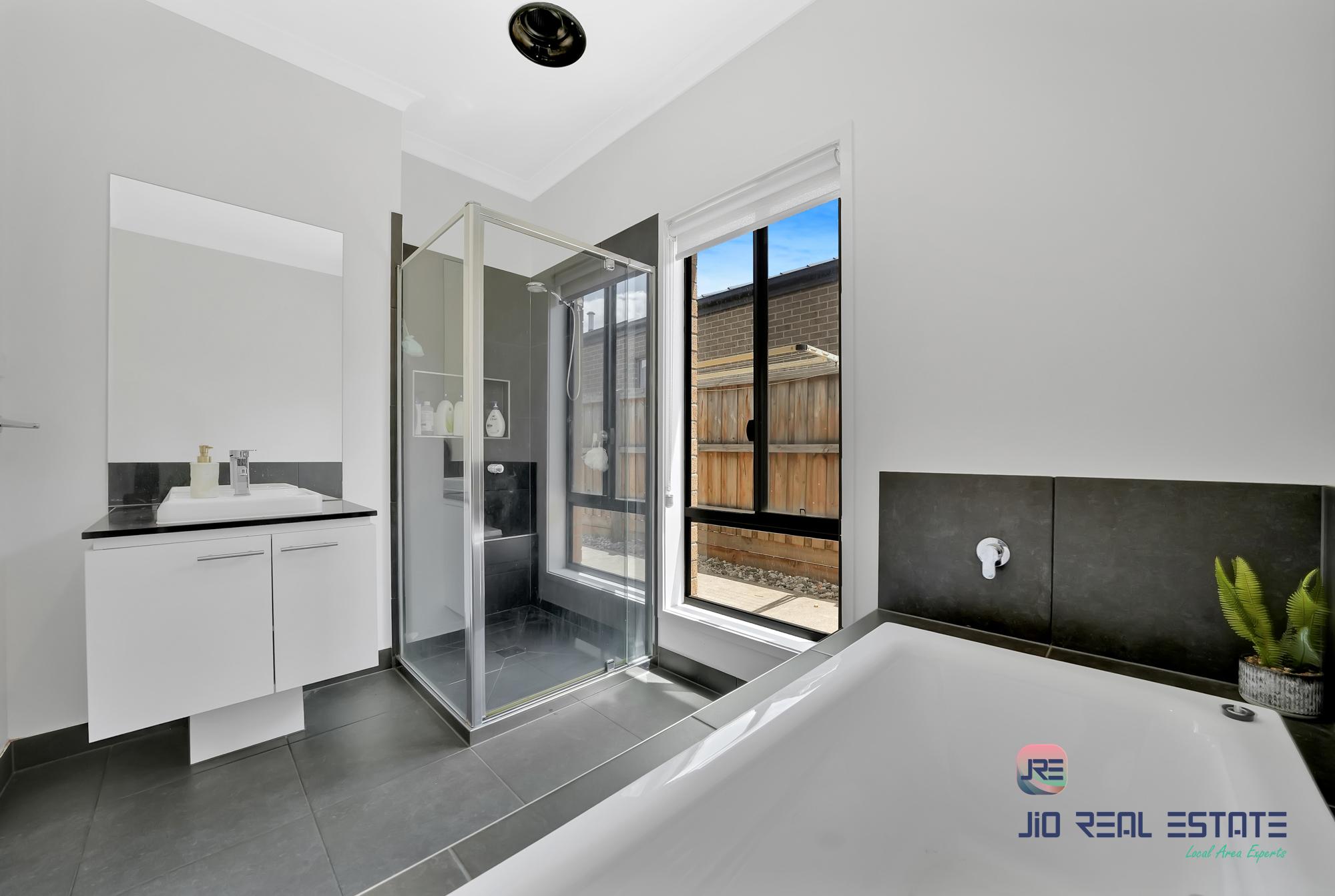 54 Albert Drive, Melton South VIC