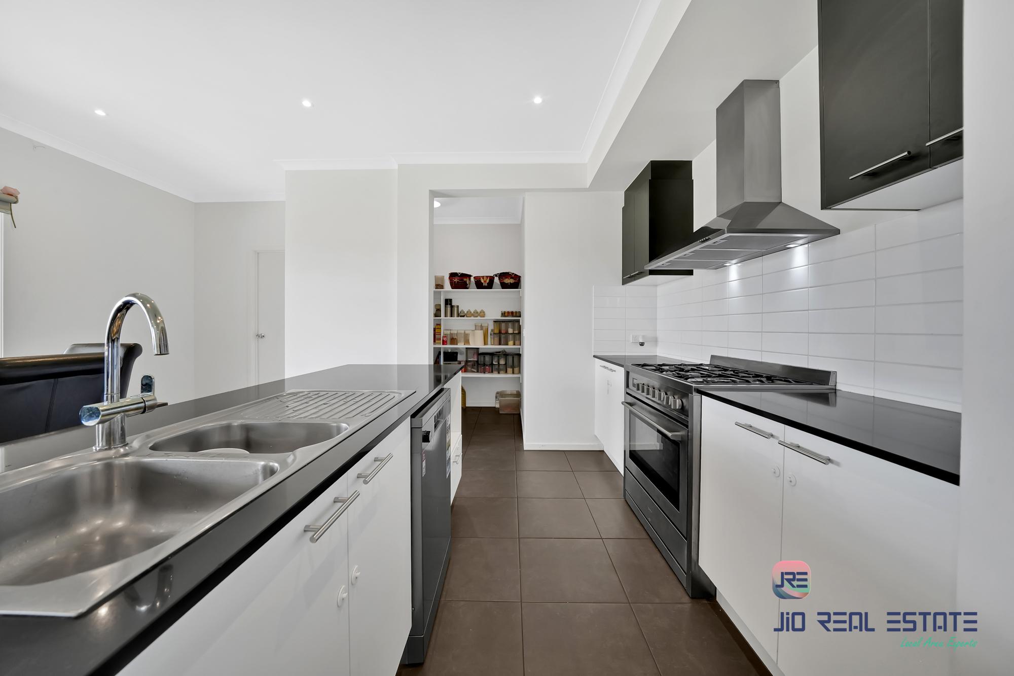 54 Albert Drive, Melton South VIC