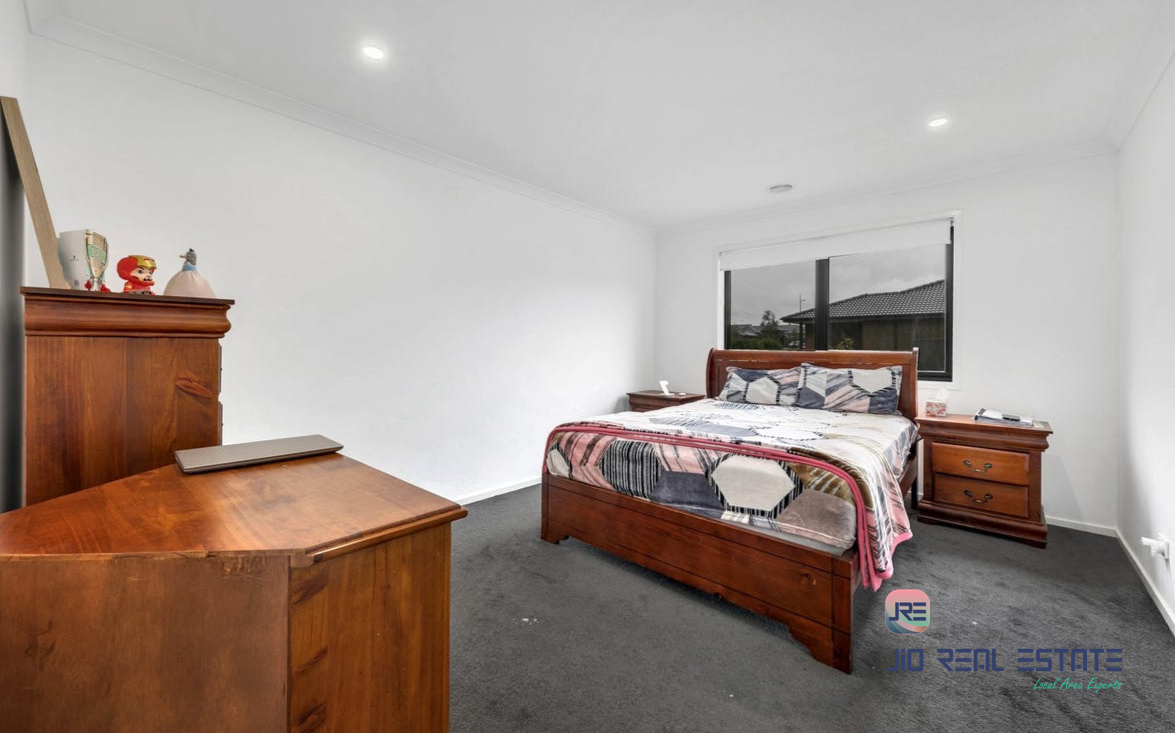 12 Ambervue Drive, Cobblebank VIC