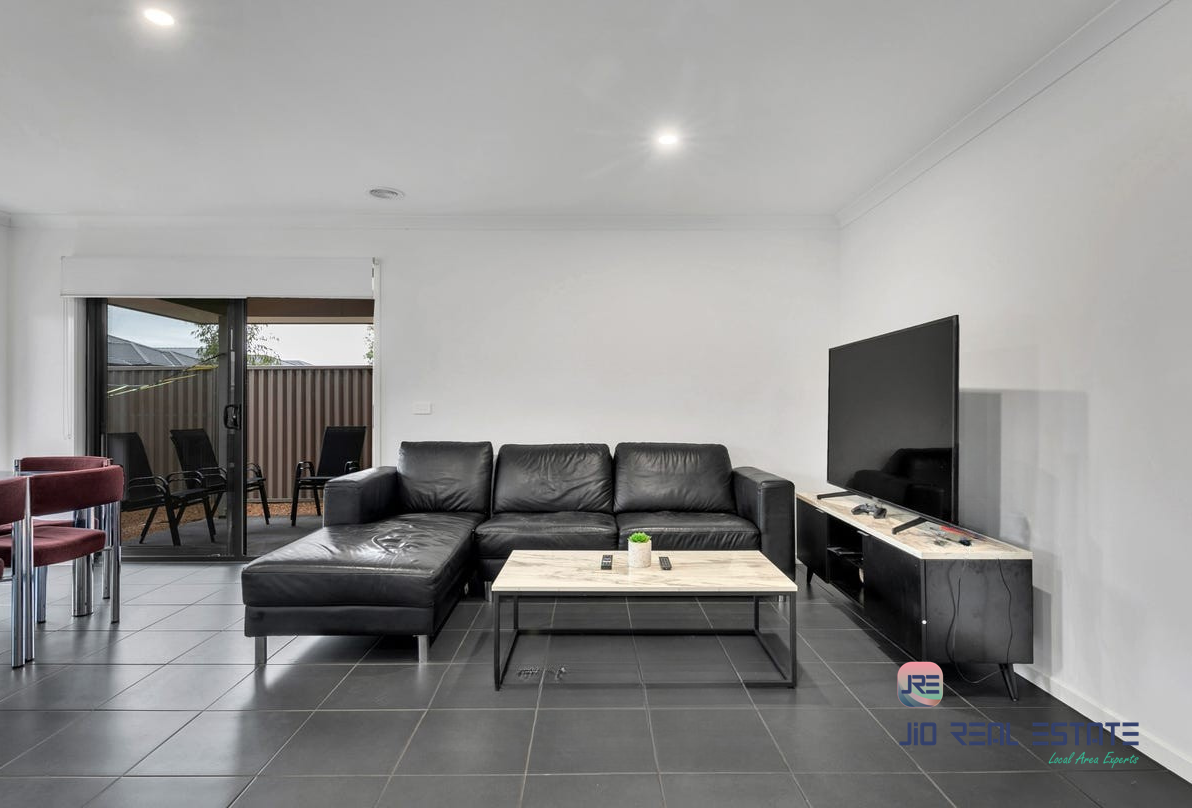 12 Ambervue Drive, Cobblebank VIC