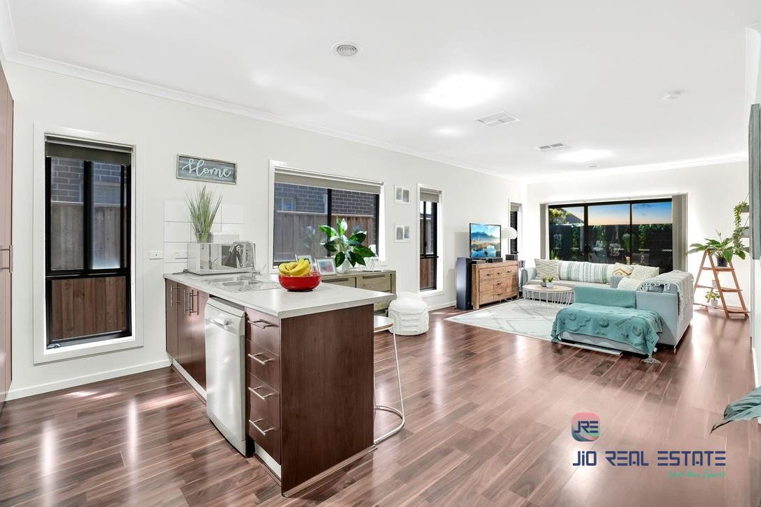 8 Embleton Chase, Weir Views VIC