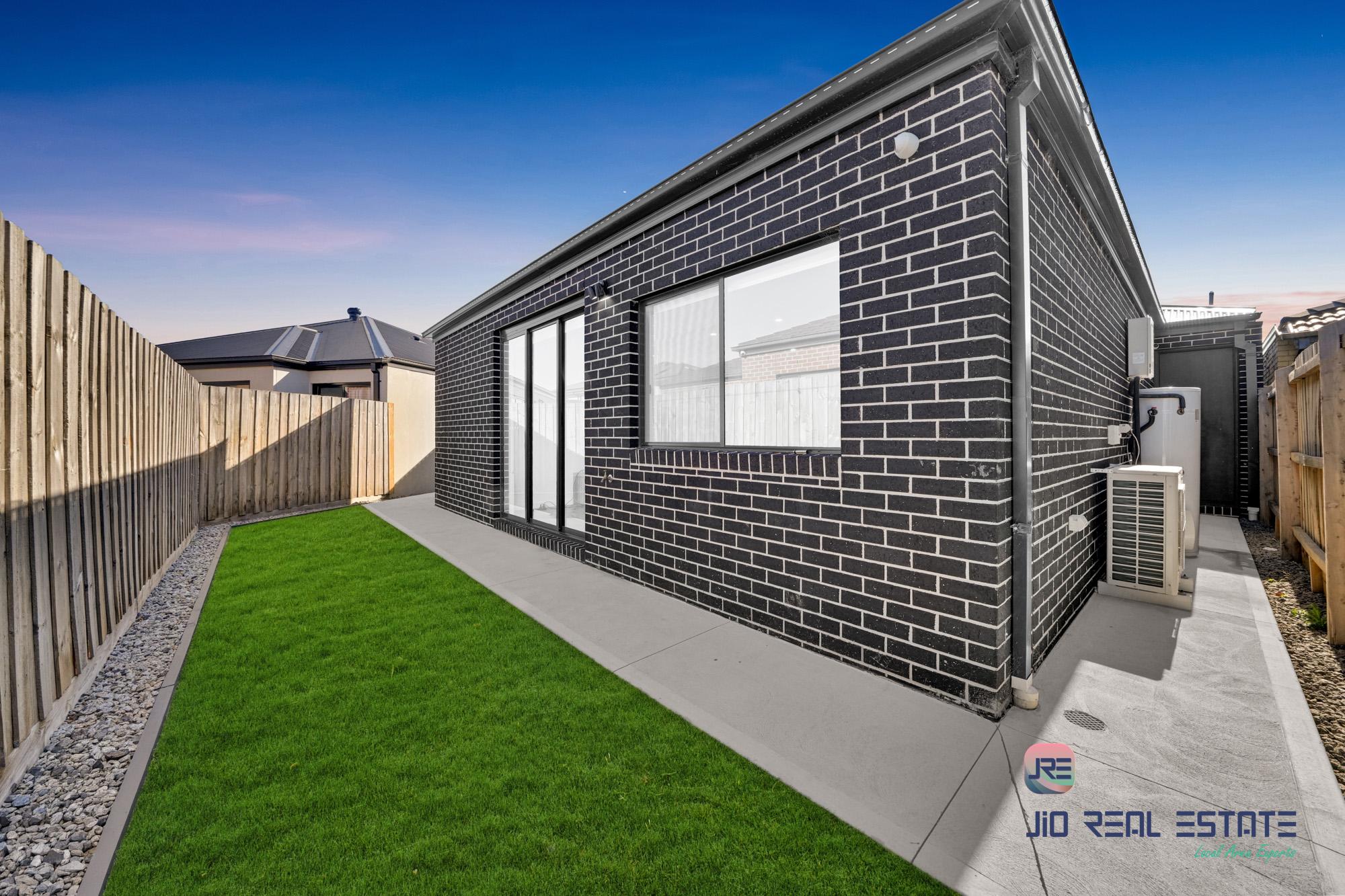 48 Charleston Road, Deanside VIC