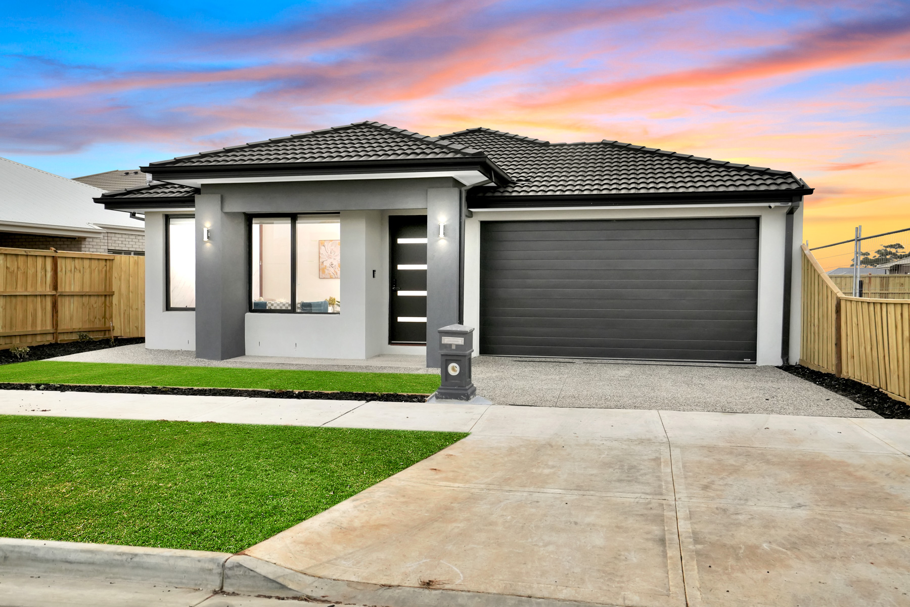 96 Clipstone Crescent, Fraser Rise VIC
