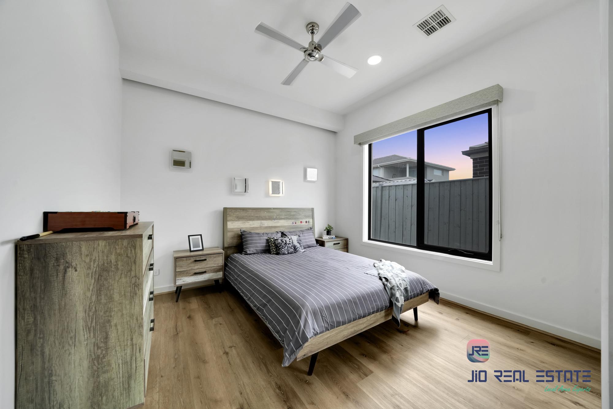 13 Longshanks Street, Thornhill Park VIC