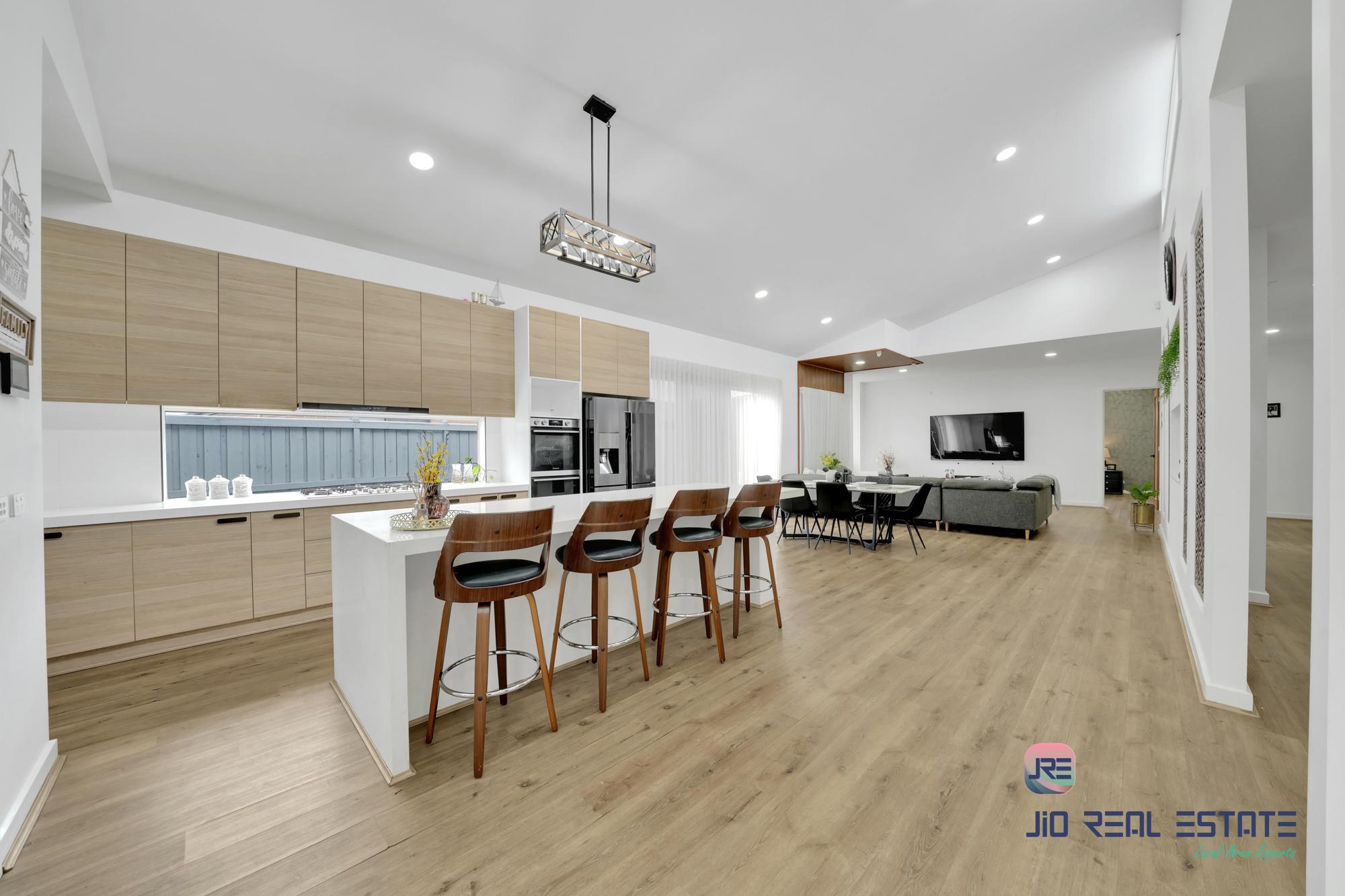 13 Longshanks Street, Thornhill Park VIC