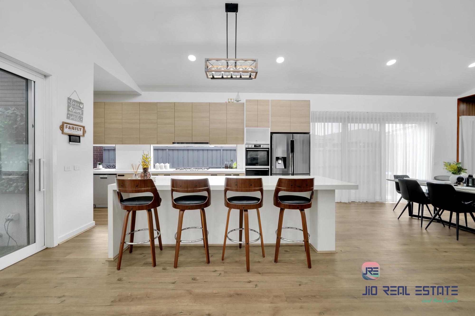 13 Longshanks Street, Thornhill Park VIC