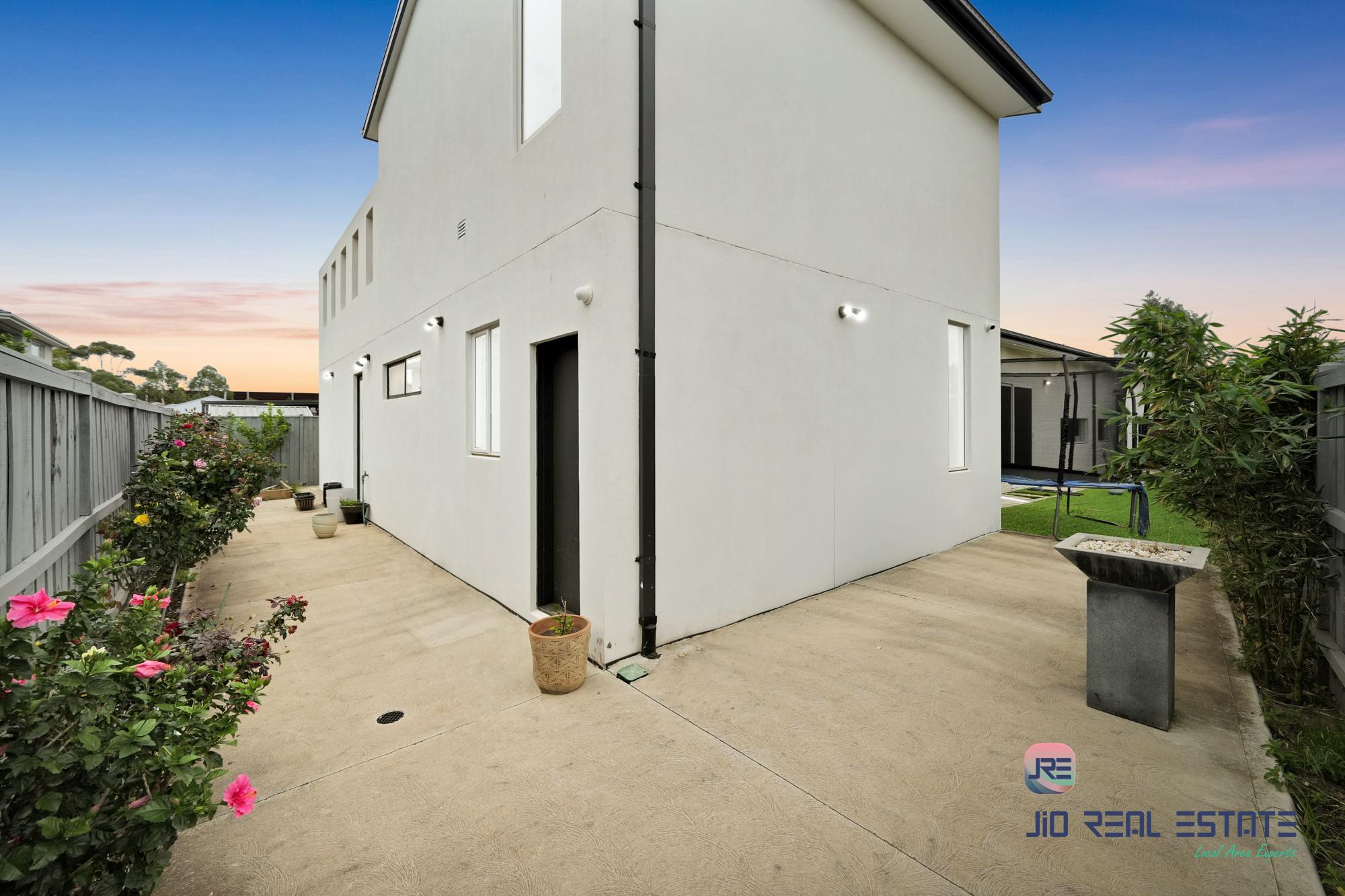 13 Longshanks Street, Thornhill Park VIC