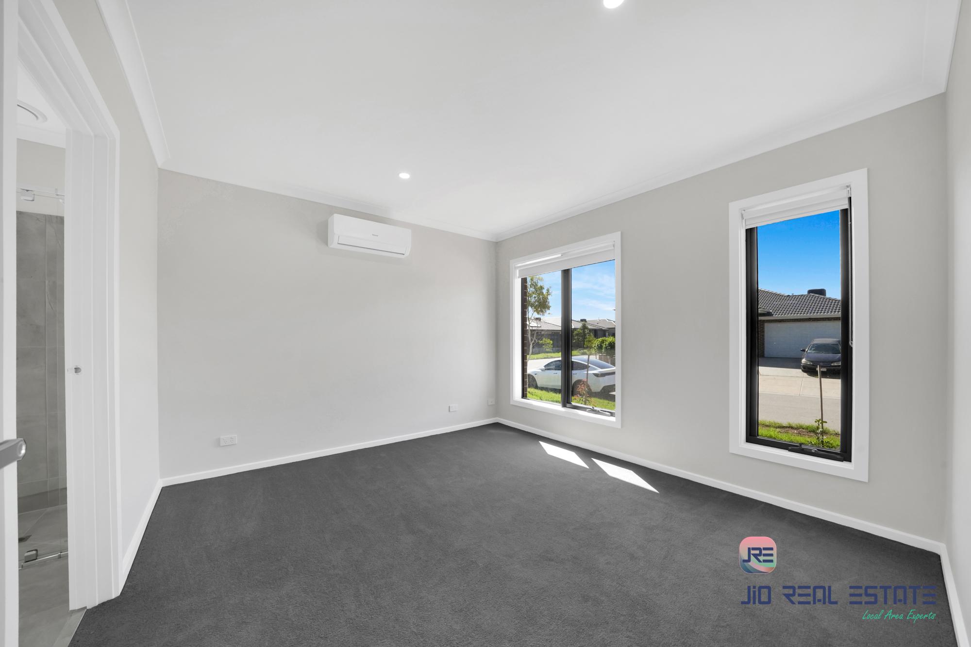 37 Rochford Way, Melton South VIC