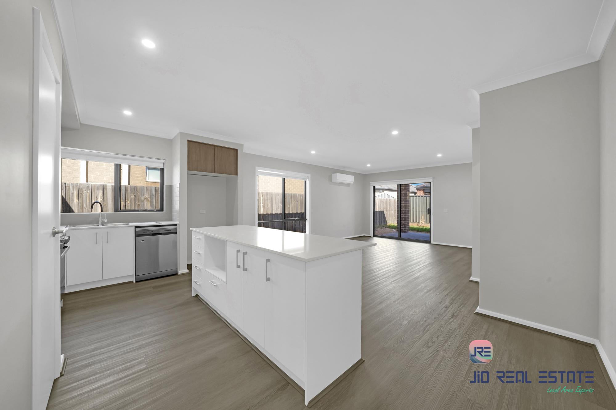 37 Rochford Way, Melton South VIC