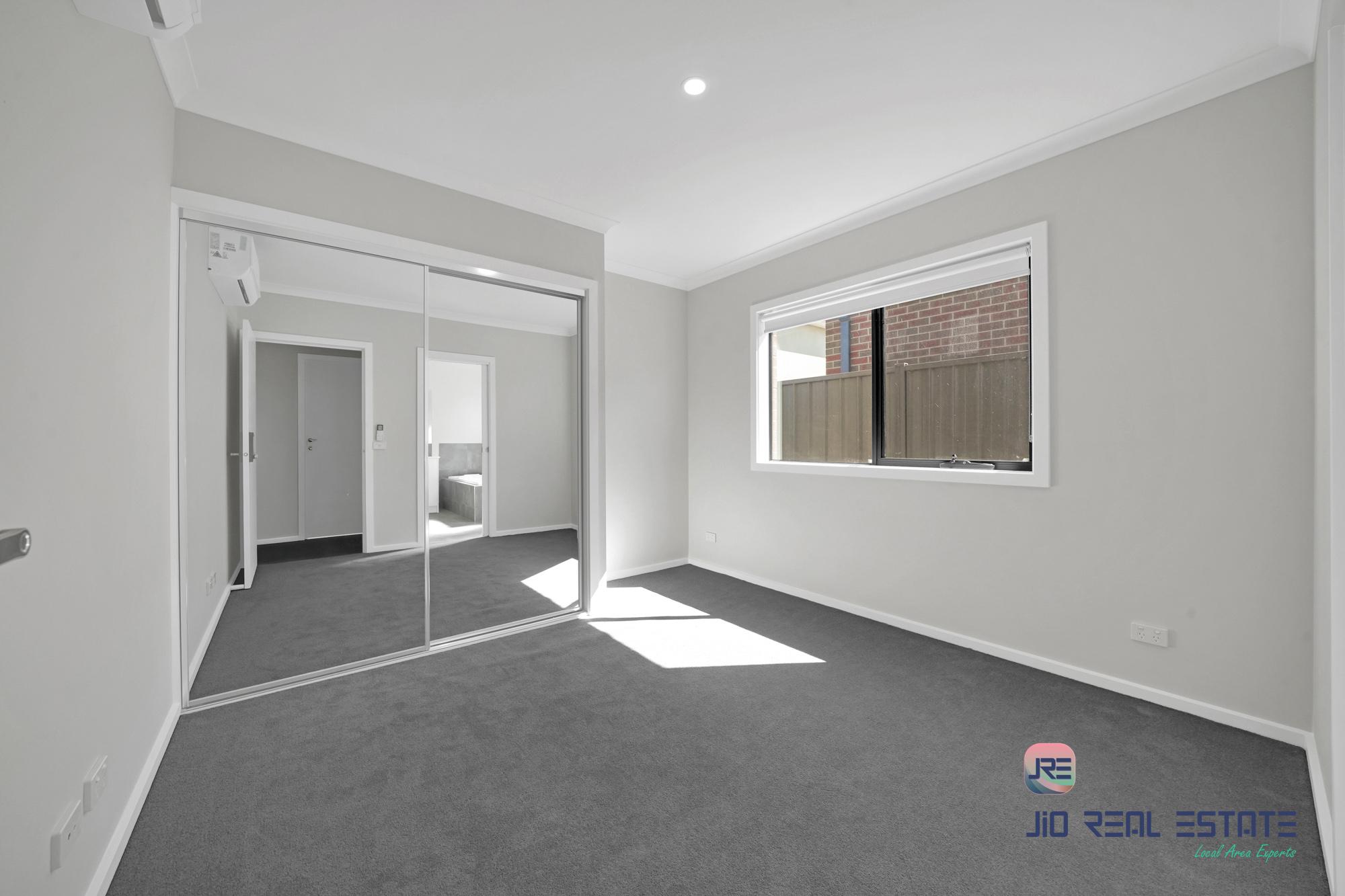 37 Rochford Way, Melton South VIC