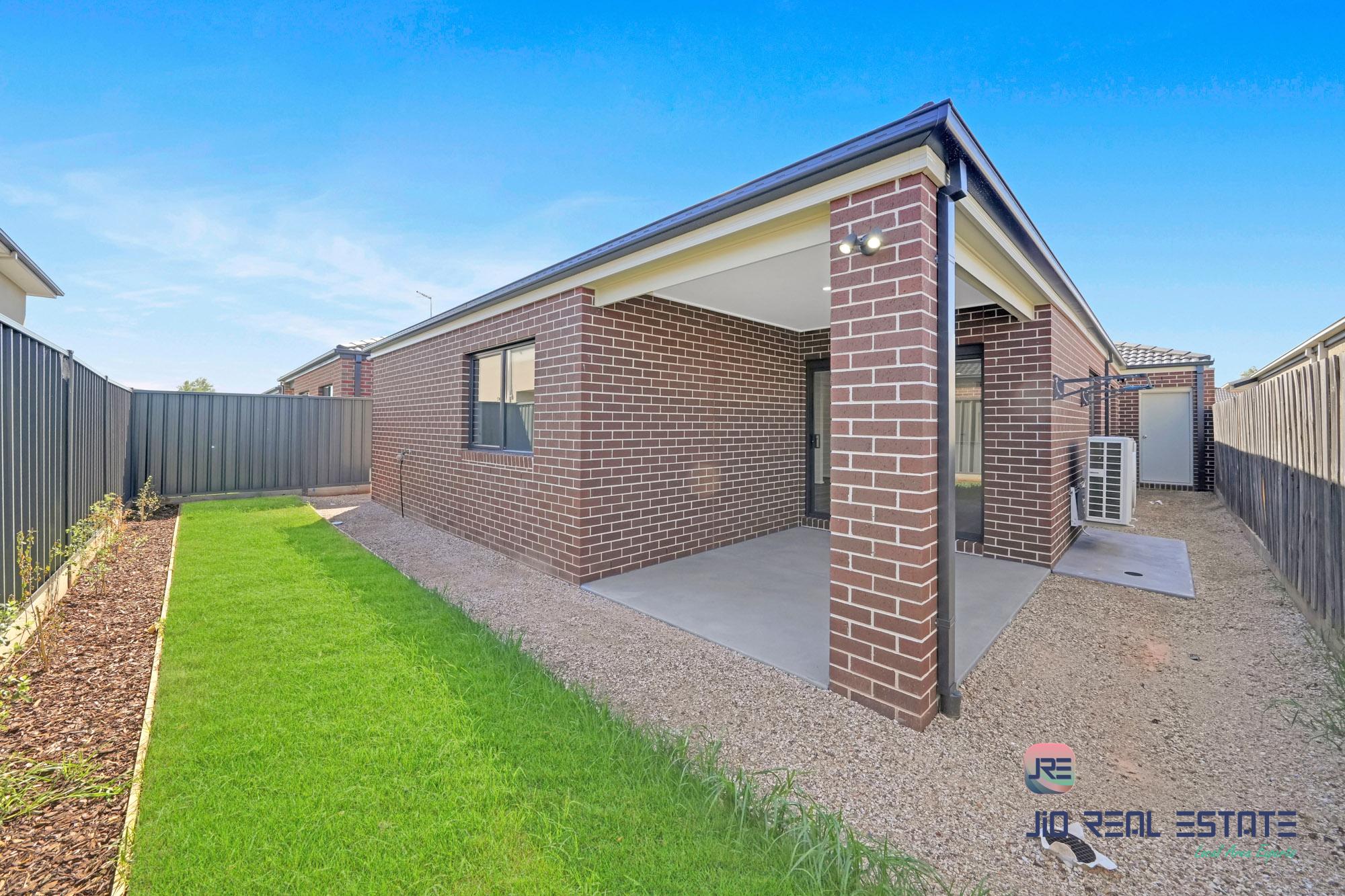 37 Rochford Way, Melton South VIC
