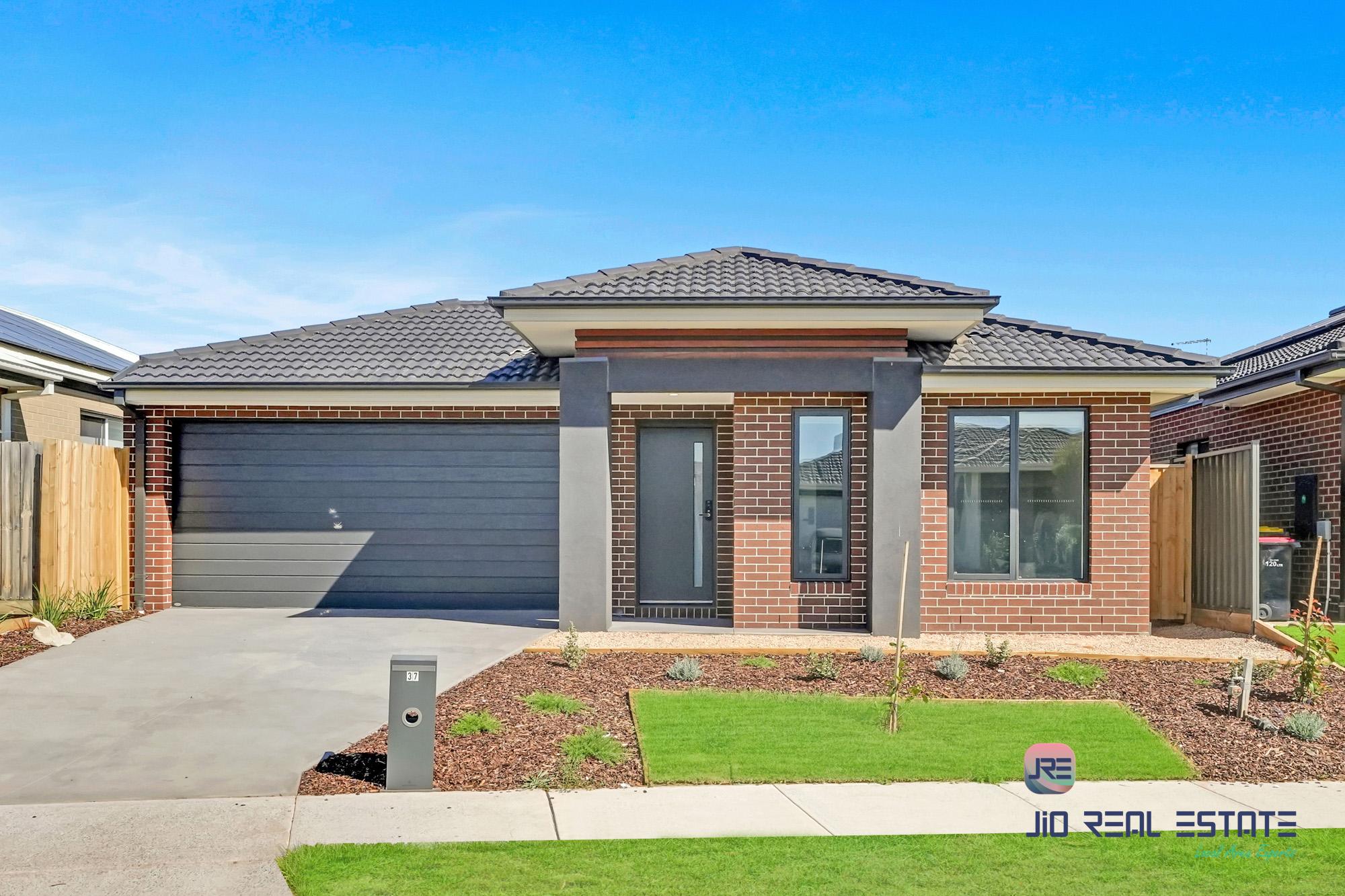 37 Rochford Way, Melton South VIC