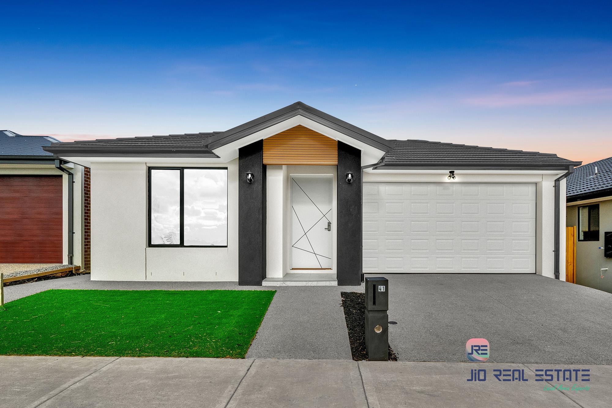 41 Whitby Circuit, Fraser Rise VIC