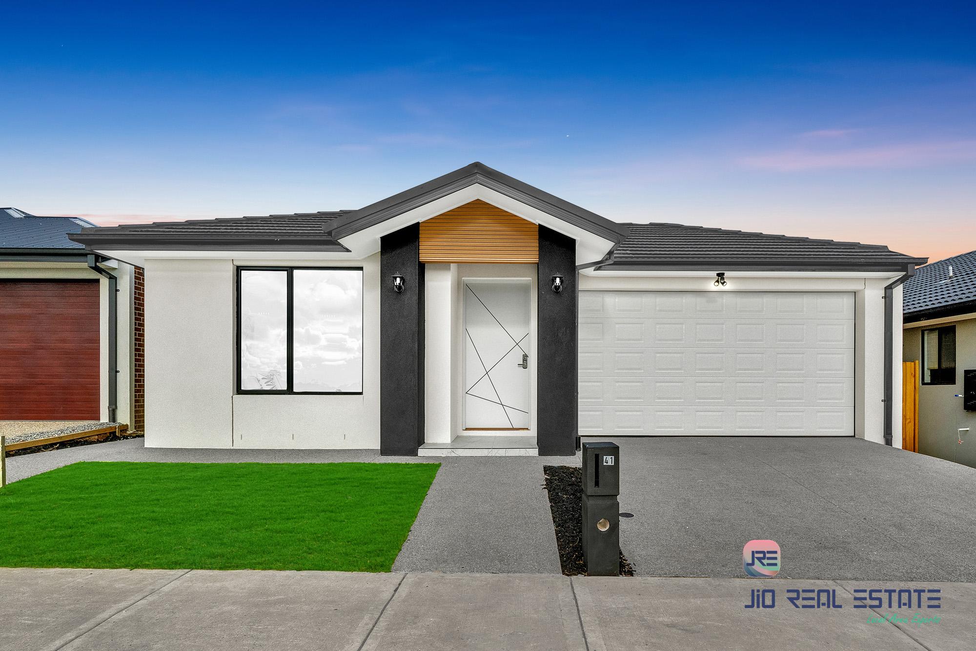 41 Whitby Circuit, Fraser Rise VIC