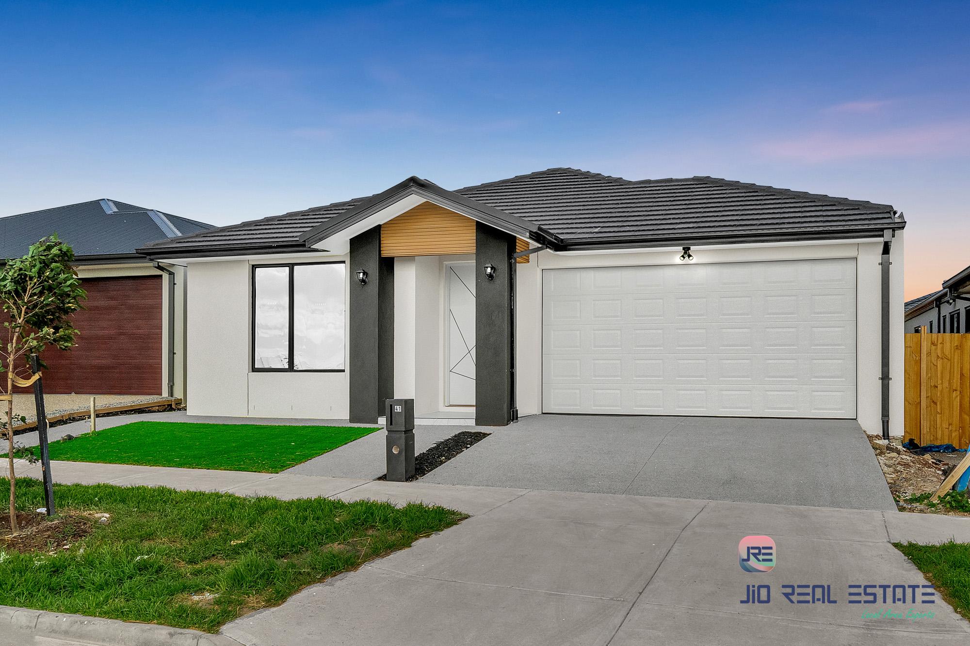 41 Whitby Circuit, Fraser Rise VIC
