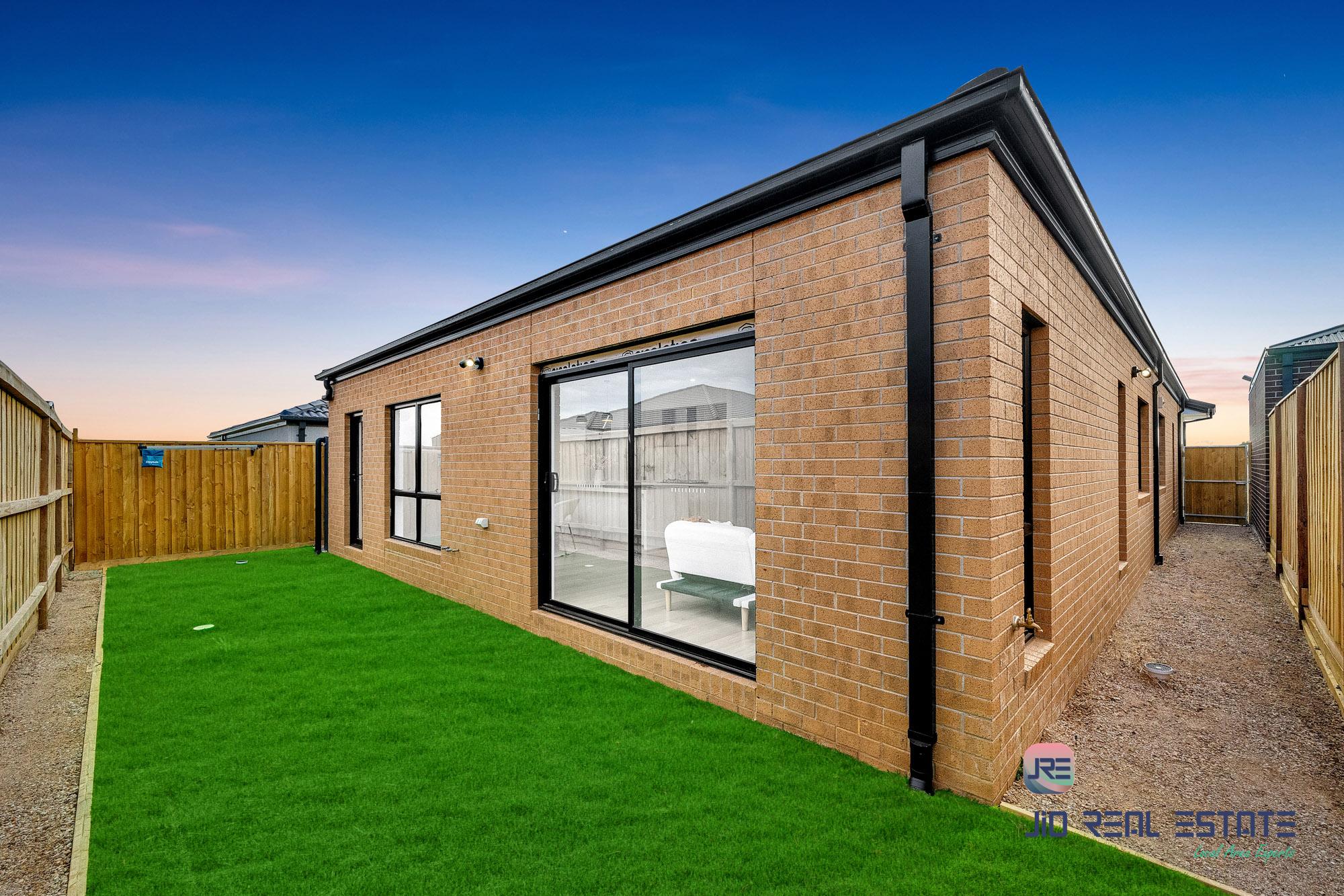 41 Whitby Circuit, Fraser Rise VIC