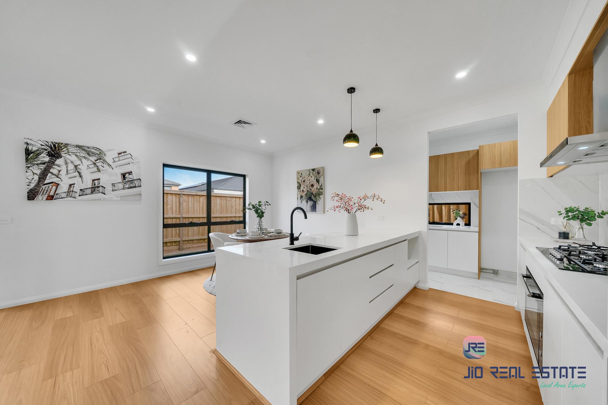 41 Whitby Circuit, Fraser Rise VIC