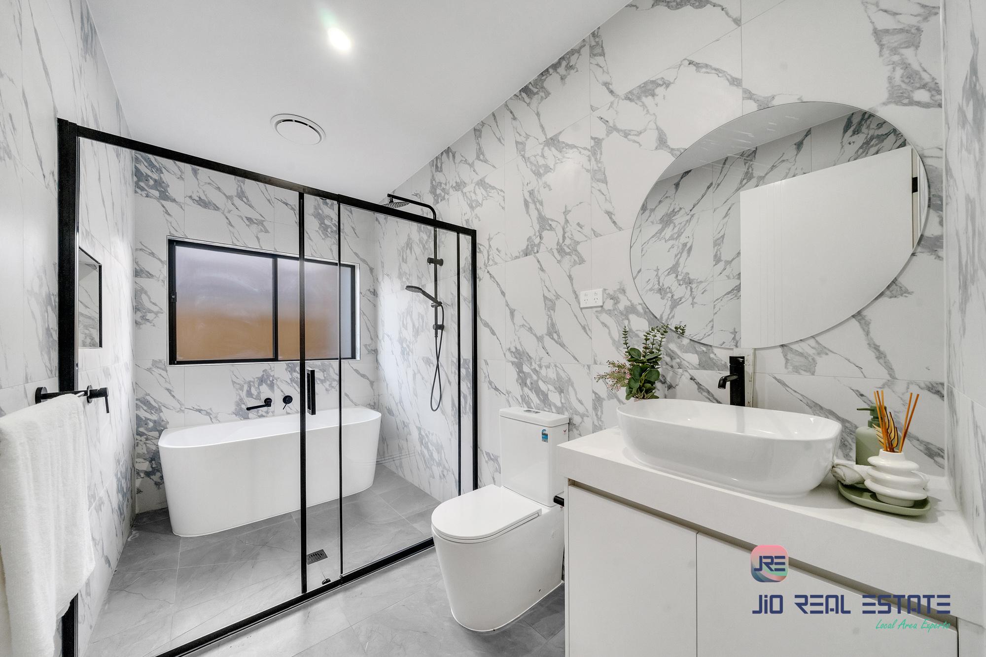 41 Whitby Circuit, Fraser Rise VIC