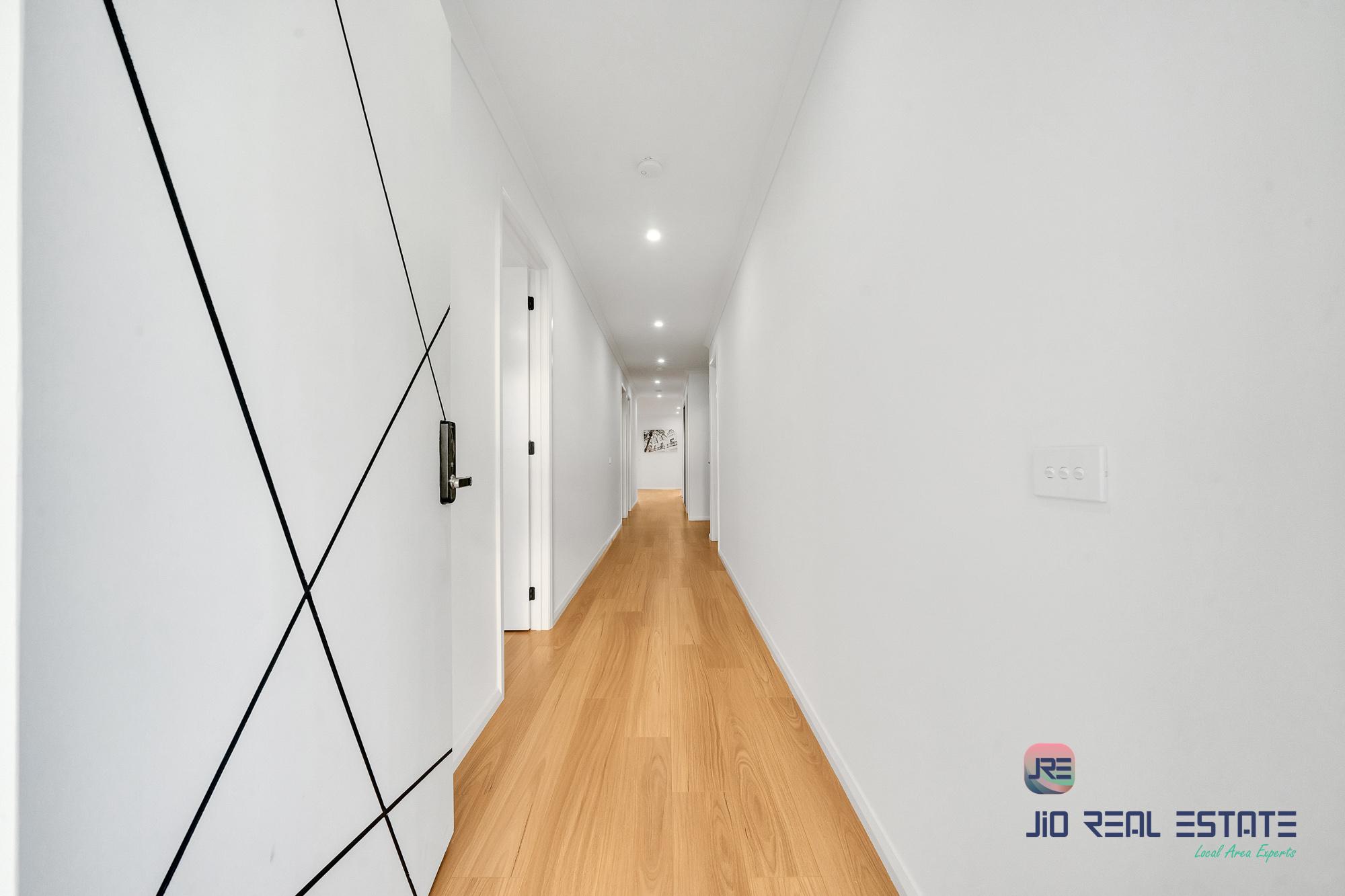 41 Whitby Circuit, Fraser Rise VIC