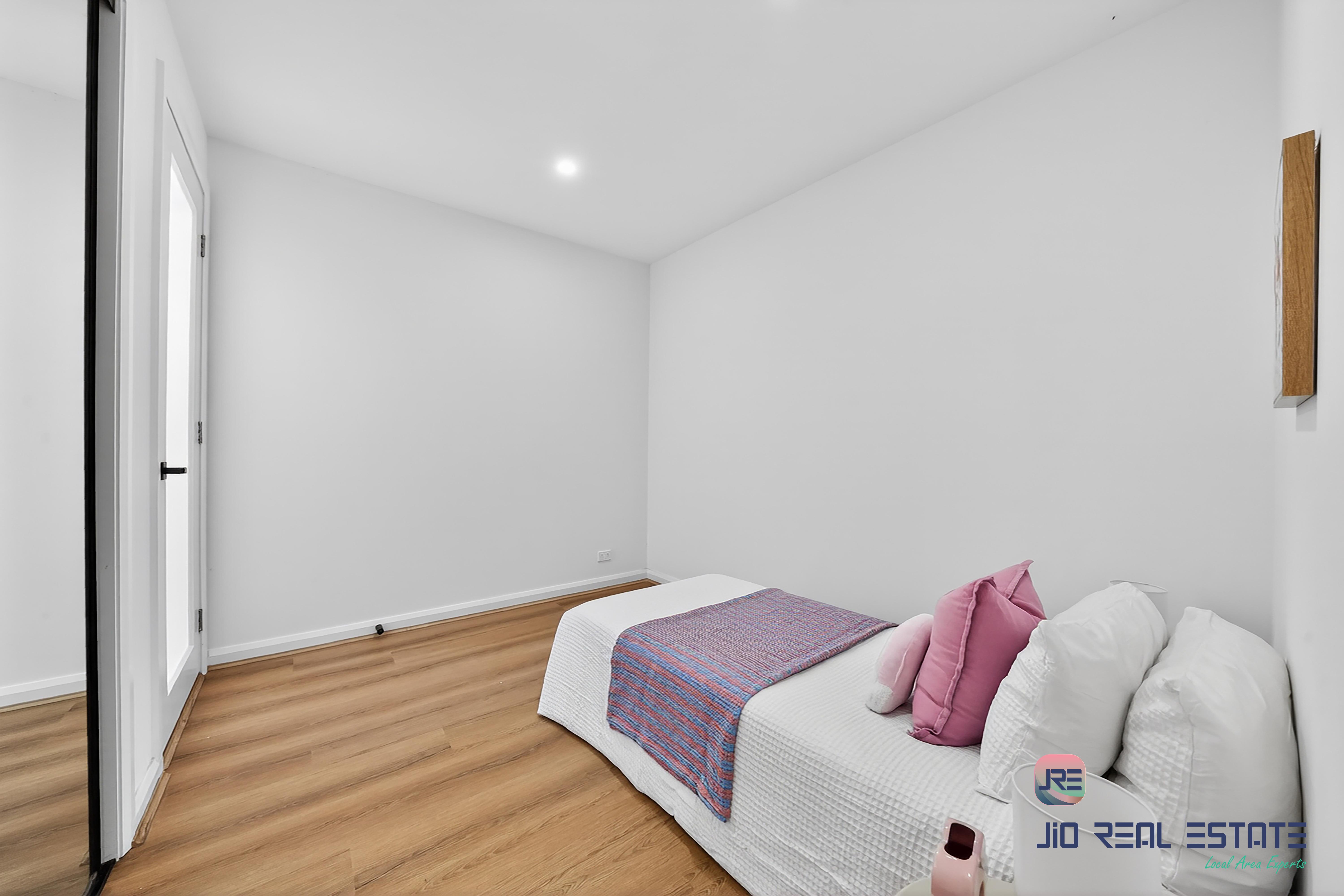 18 Castlecrag Way, Strathtulloh VIC