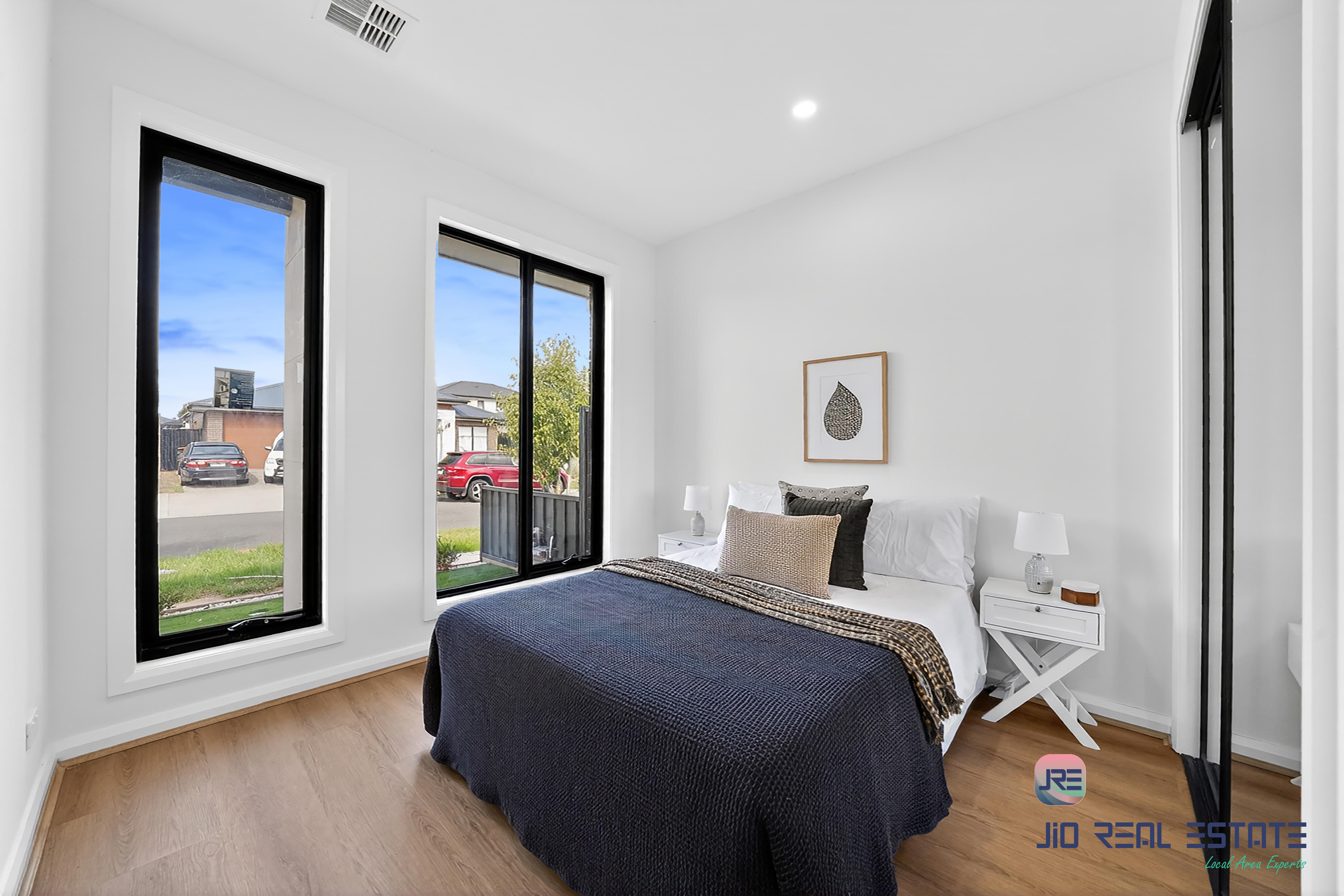 18 Castlecrag Way, Strathtulloh VIC
