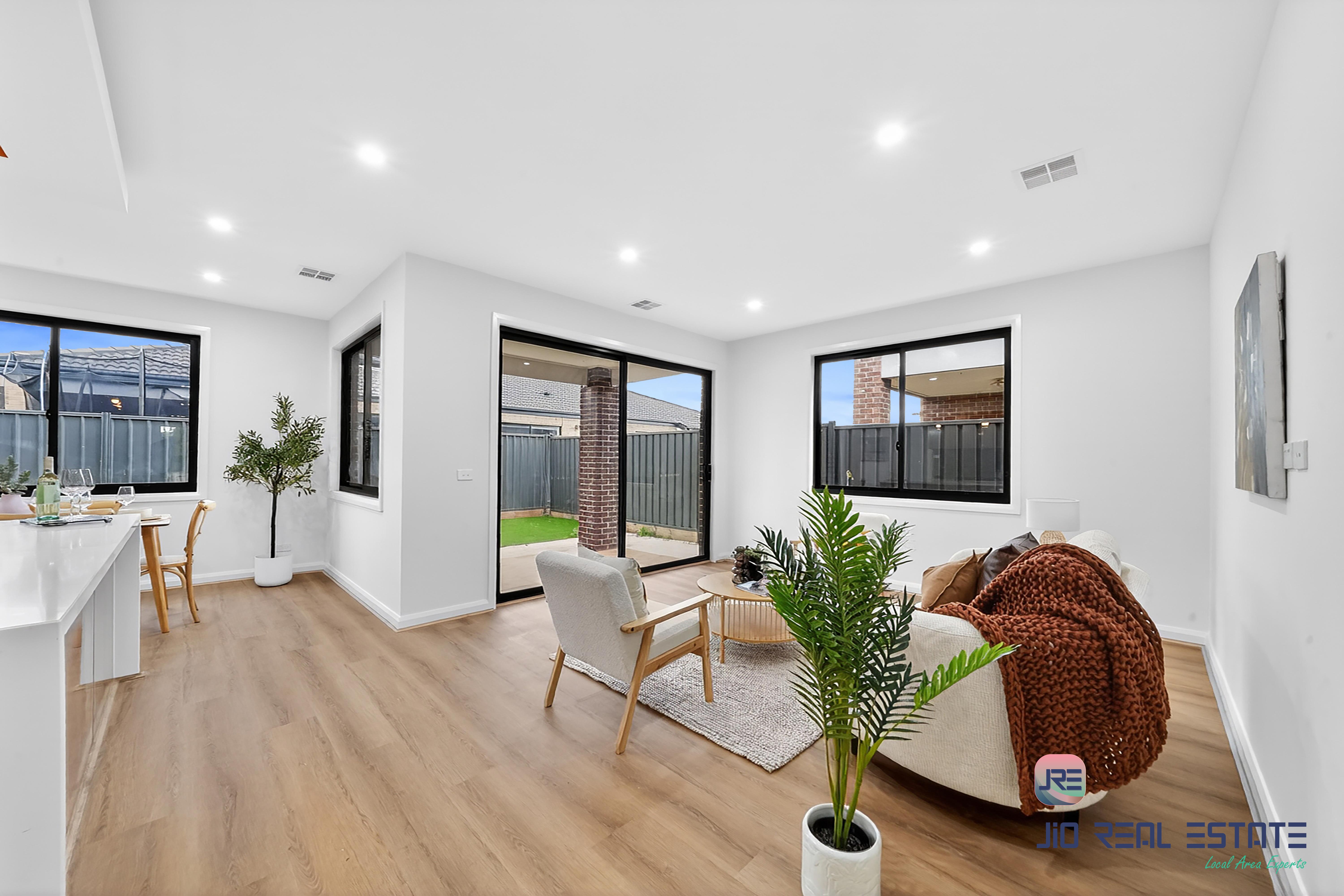 18 Castlecrag Way, Strathtulloh VIC