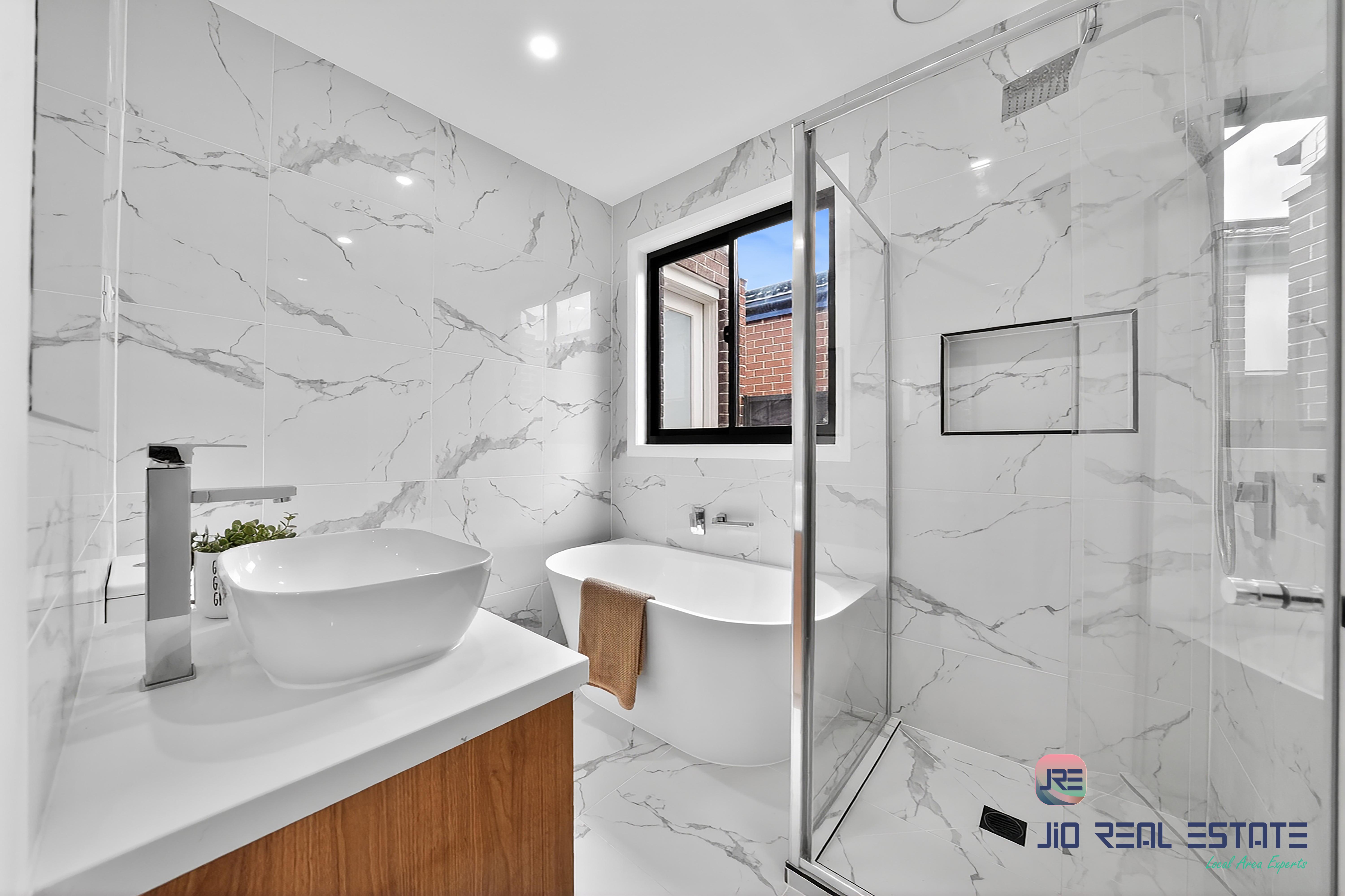18 Castlecrag Way, Strathtulloh VIC