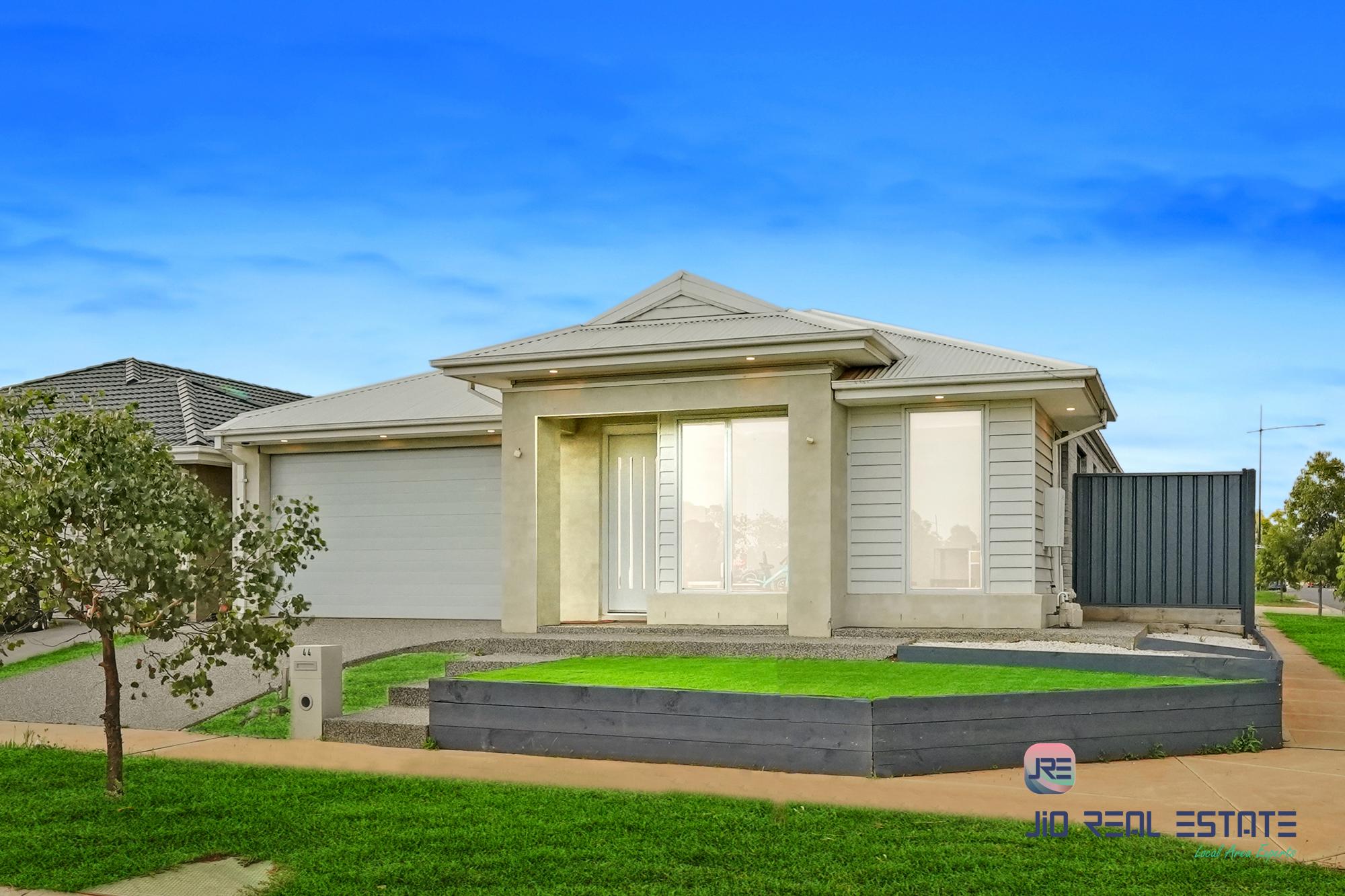 44 Embelton Chase, Weir Views VIC