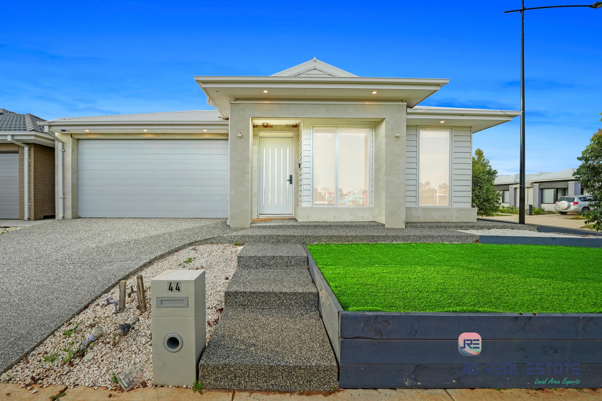 44 Embelton Chase, Weir Views VIC