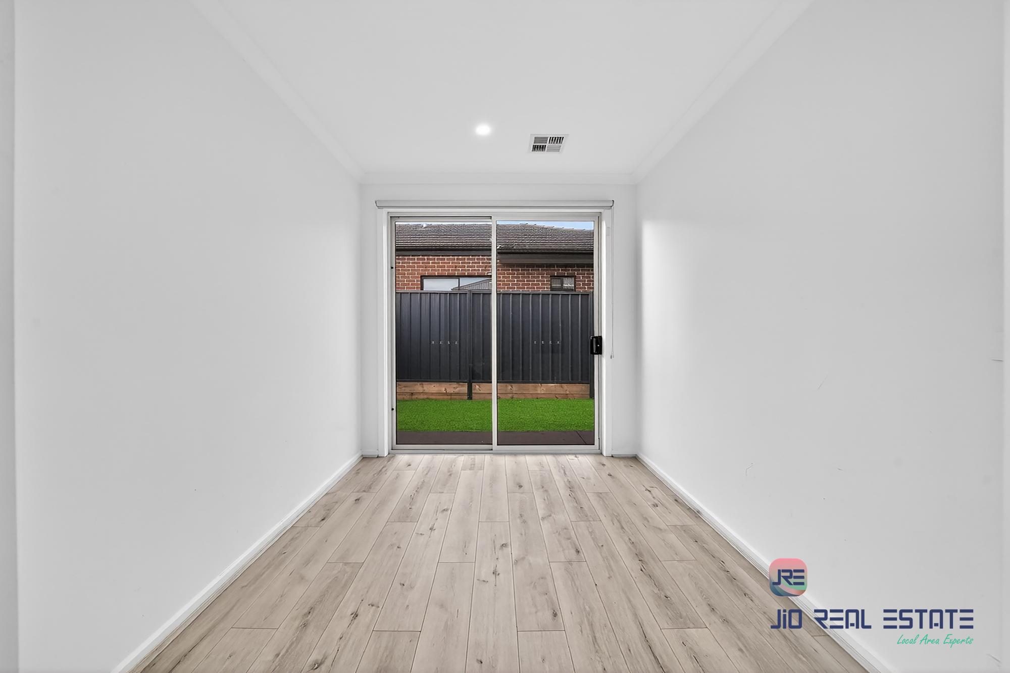44 Embelton Chase, Weir Views VIC