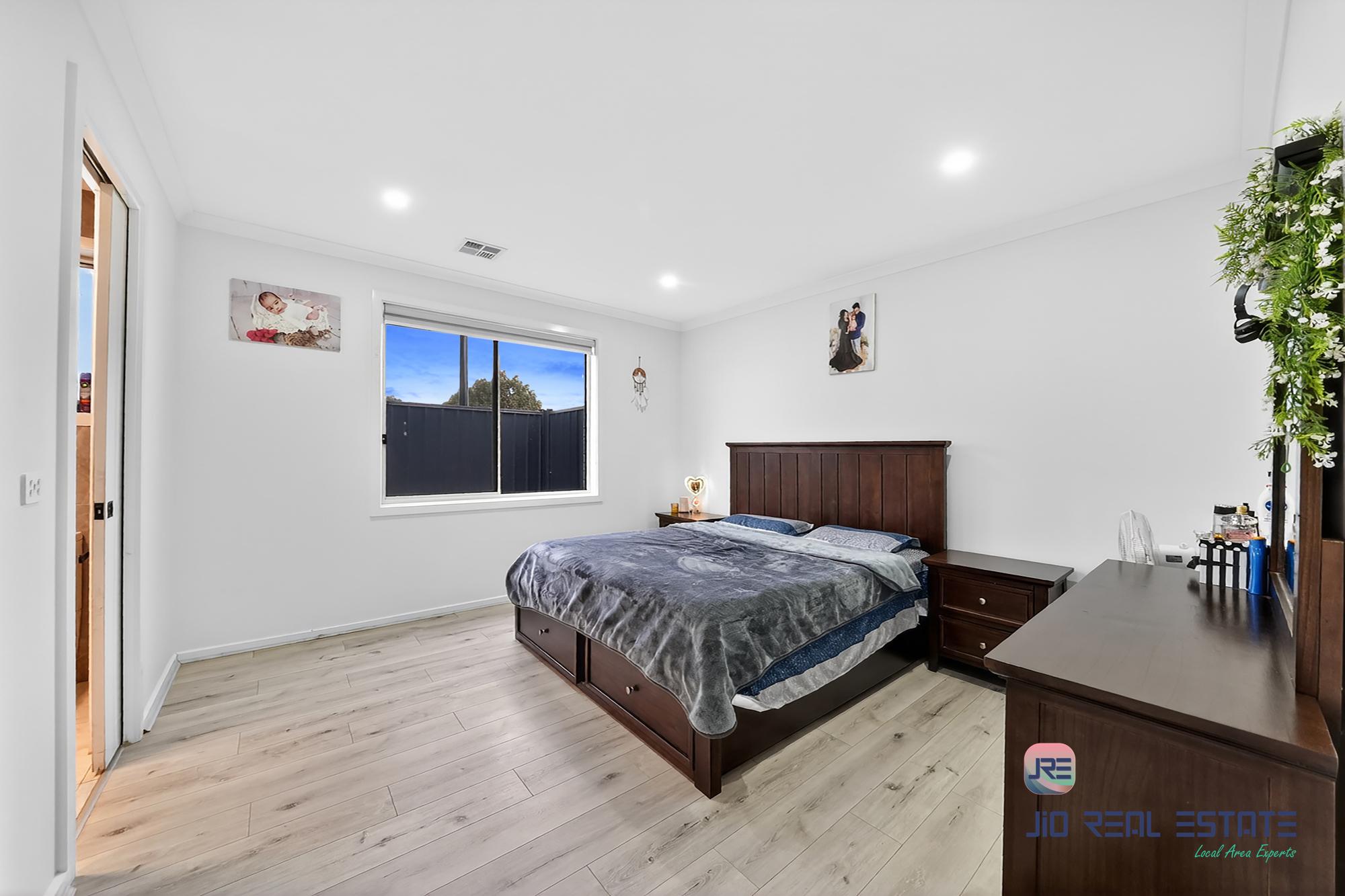 44 Embelton Chase, Weir Views VIC