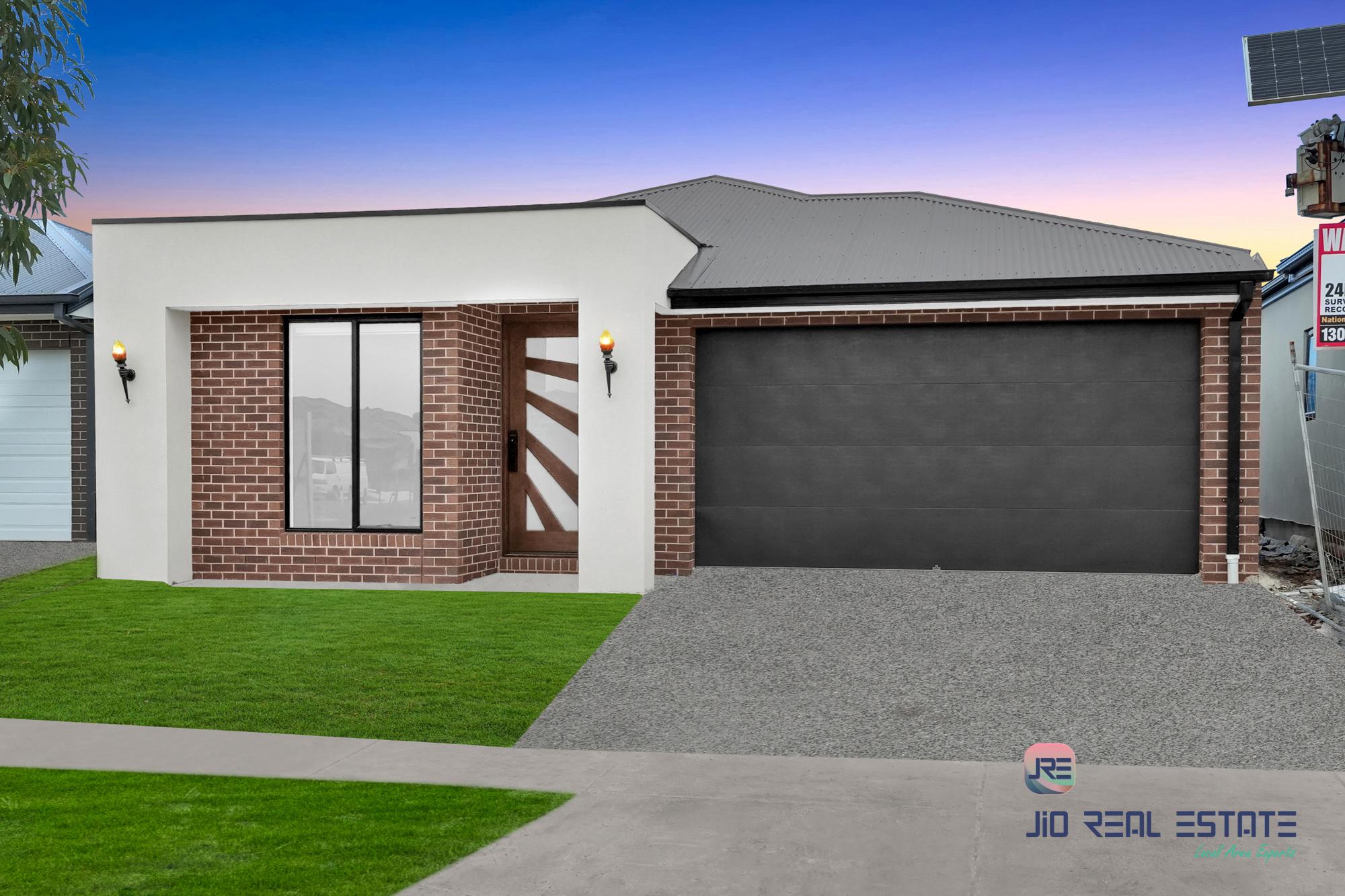 8 Heron Way, Melton South VIC