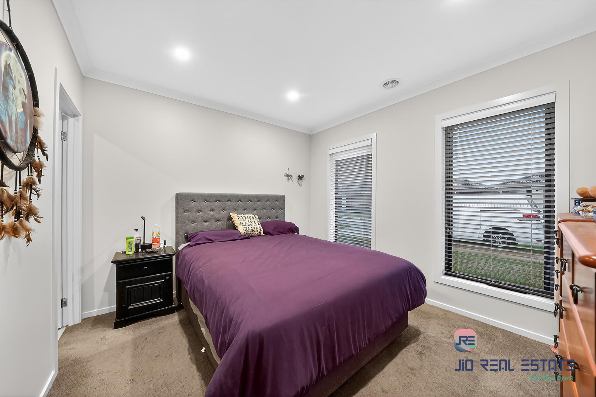 49 Pintail Drive, Melton South VIC