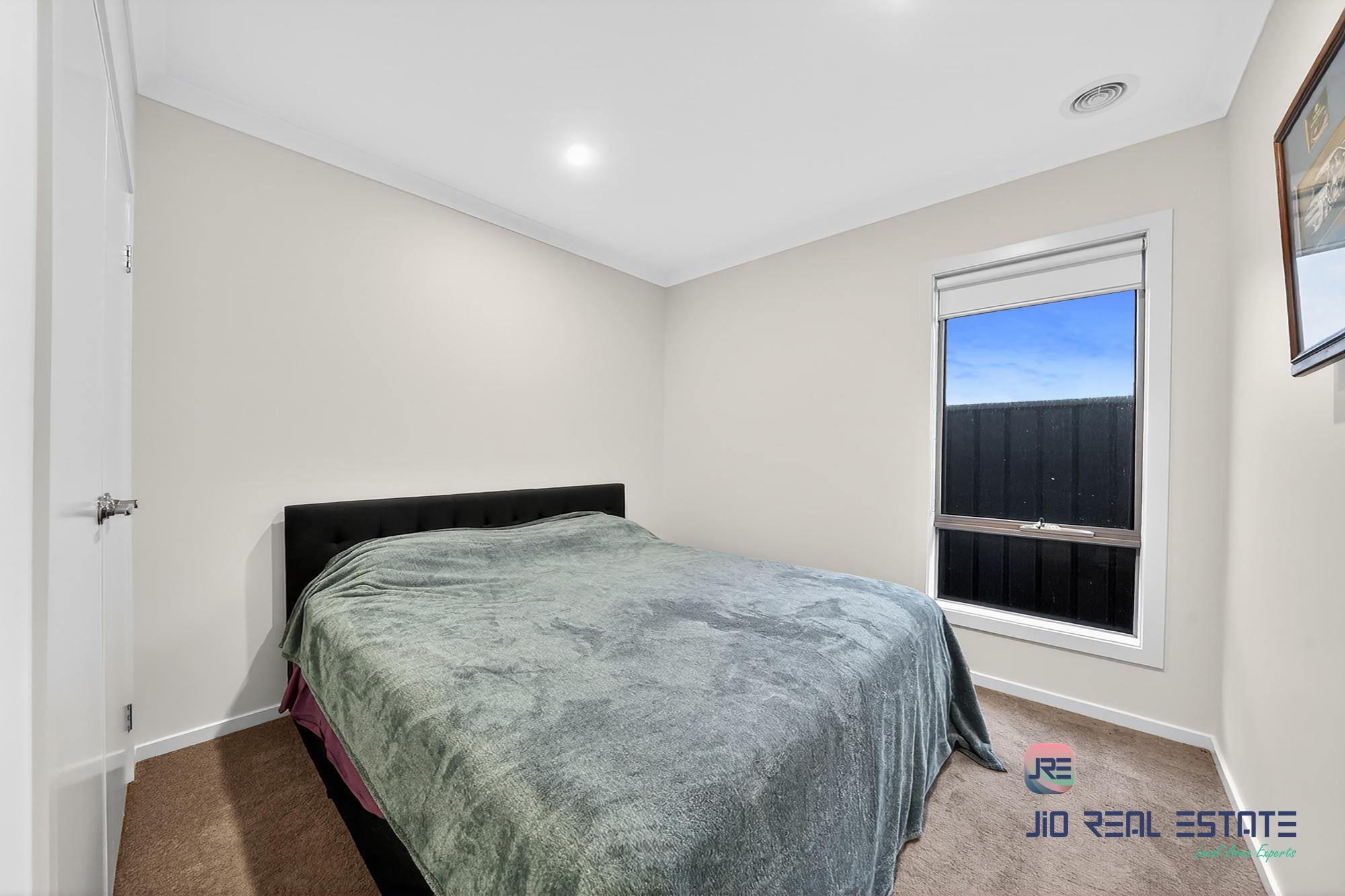 49 Pintail Drive, Melton South VIC